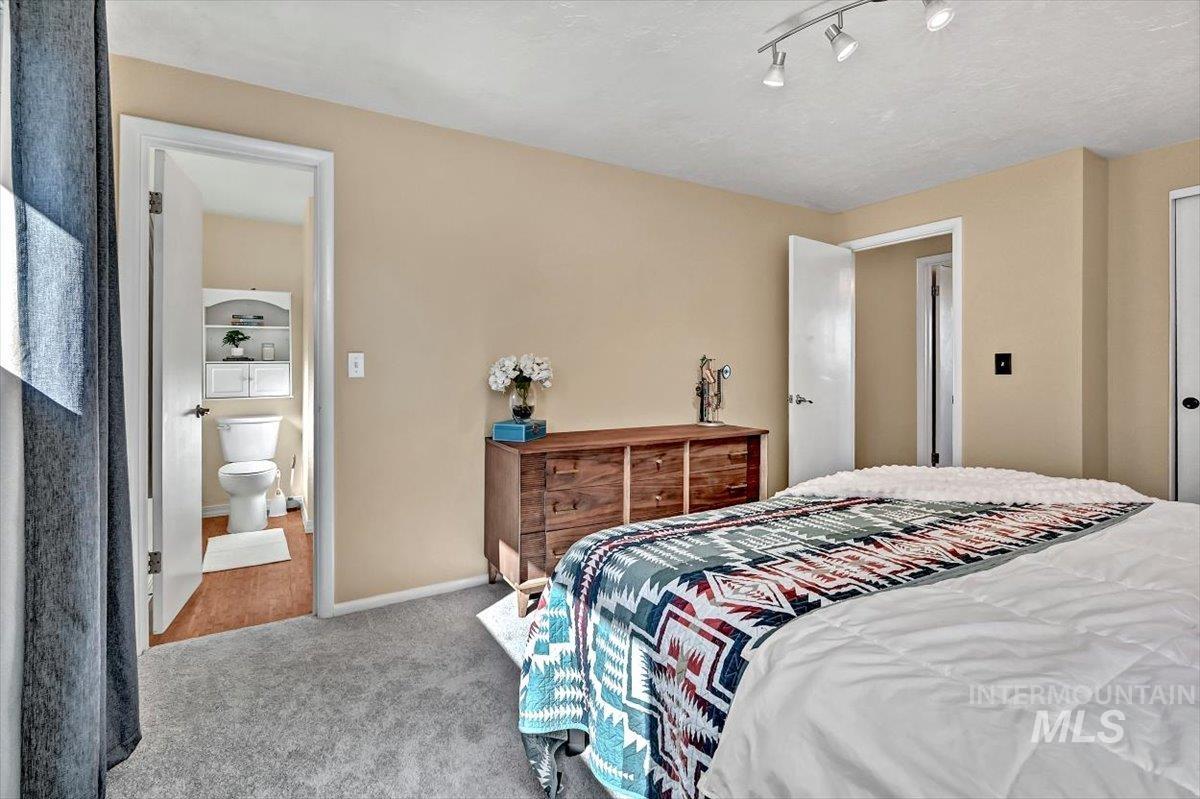 3912 N Pepperwood Dr, Boise, Idaho 83704, 3 Bedrooms, 2 Bathrooms, Residential For Sale, Price $424,900,MLS 98977540