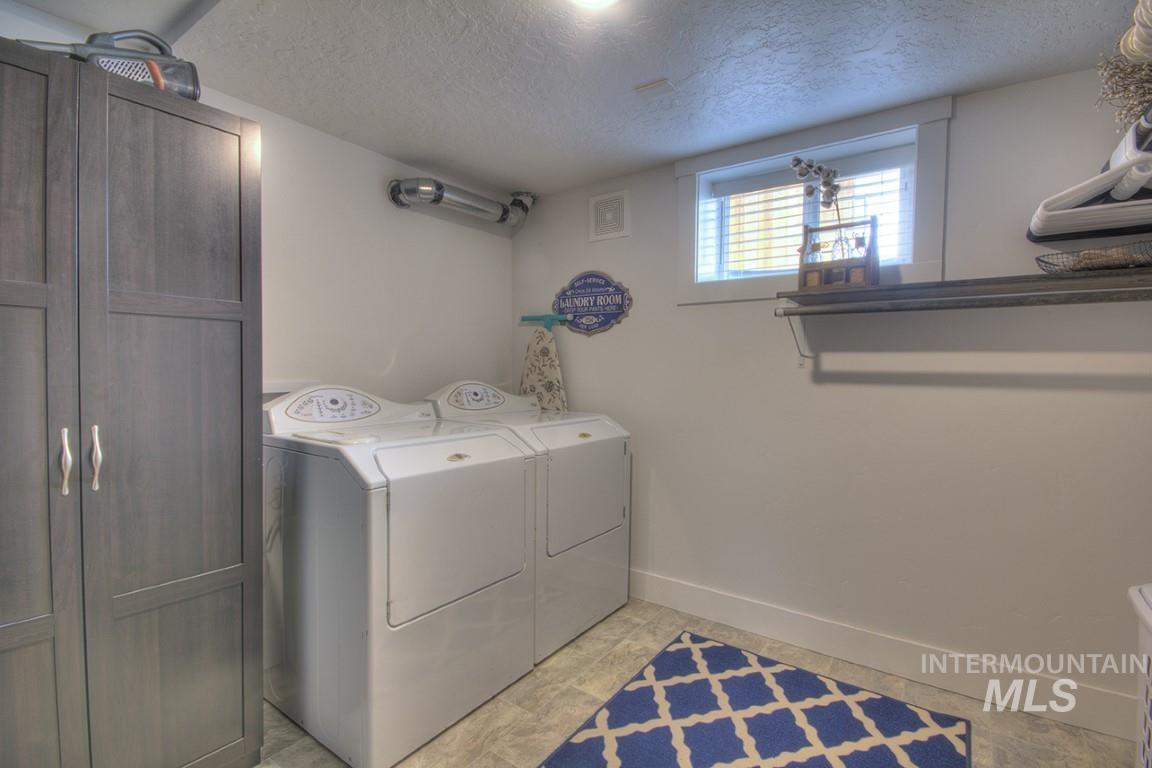 1501 S Hervey St, Boise, Idaho 83705, 4 Bedrooms, 3 Bathrooms, Residential For Sale, Price $689,900,MLS 98977541