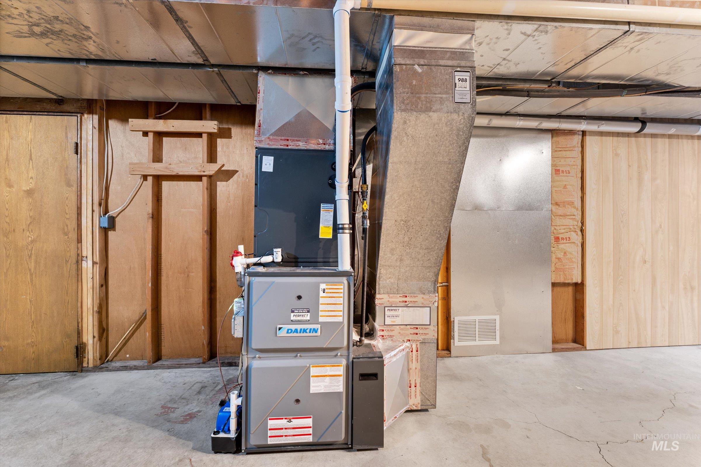 2490 N Westminster Ln, Boise, Idaho 83704, 4 Bedrooms, 3 Bathrooms, Residential For Sale, Price $379,000,MLS 98977546