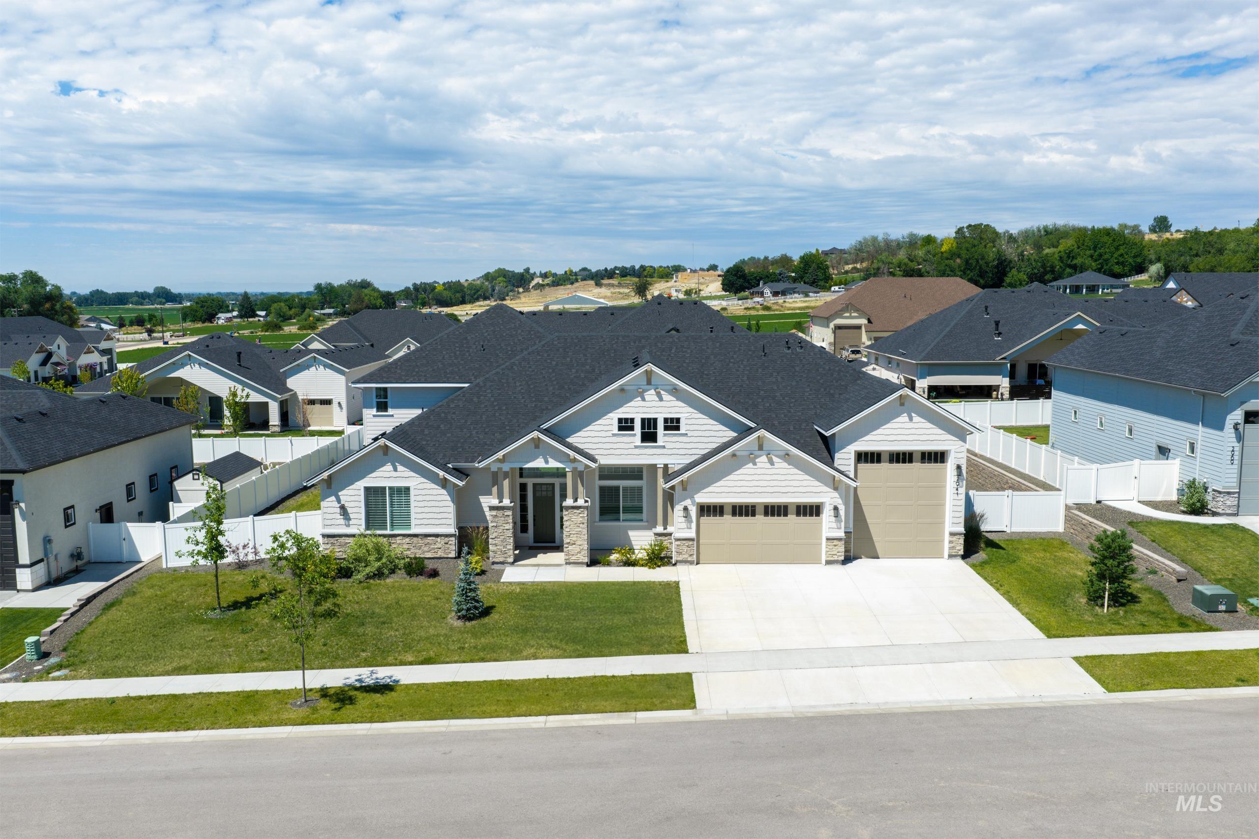 2941 N Staghaven Ave, Star, Idaho 83669-1007, 4 Bedrooms, 4.5 Bathrooms, Residential For Sale, Price $1,145,000, 98977551
