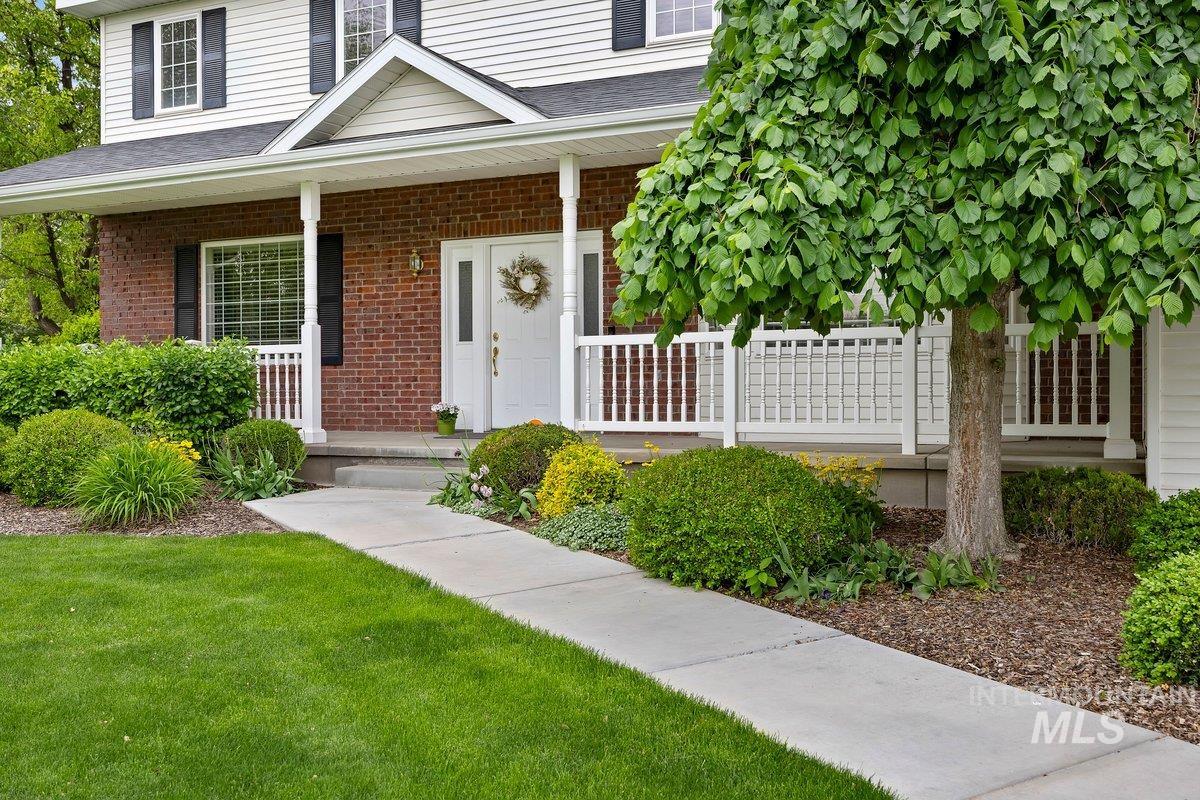 3018 Laurelwood Dr, Twin Falls, Idaho 83301, 4 Bedrooms, 3 Bathrooms, Residential For Sale, Price $879,000,MLS 98977552