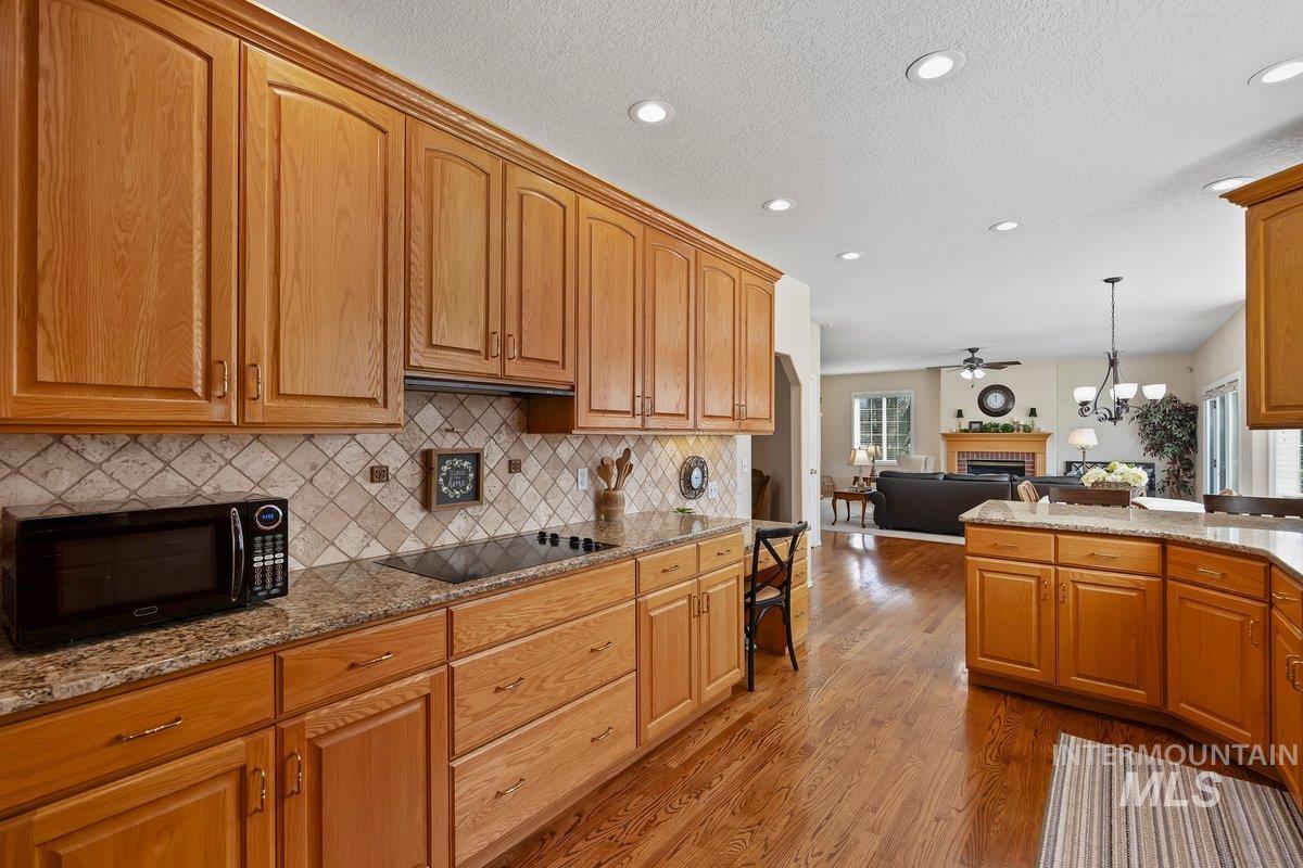 3018 Laurelwood Dr, Twin Falls, Idaho 83301, 4 Bedrooms, 3 Bathrooms, Residential For Sale, Price $919,000, 98977552