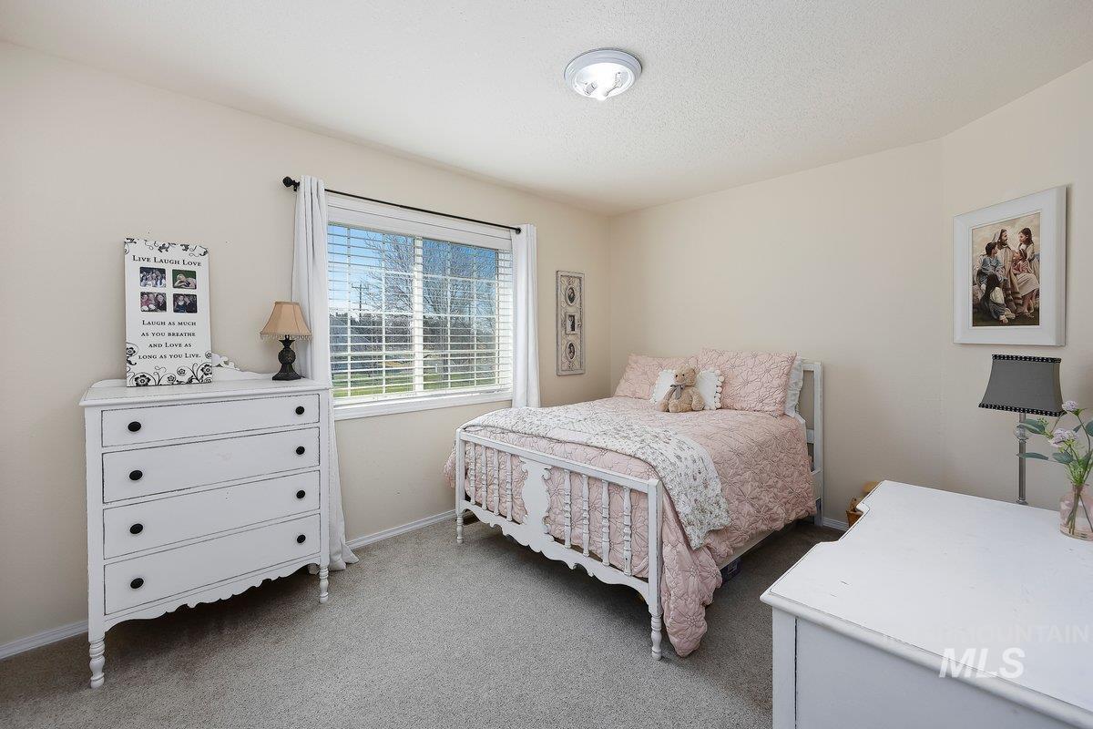 3018 Laurelwood Dr, Twin Falls, Idaho 83301, 4 Bedrooms, 3 Bathrooms, Residential For Sale, Price $919,000, 98977552