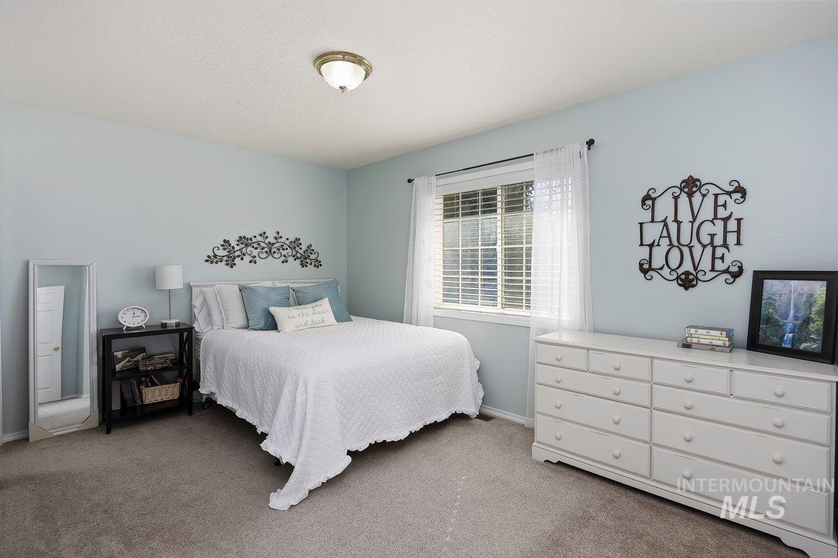 3018 Laurelwood Dr, Twin Falls, Idaho 83301, 4 Bedrooms, 3 Bathrooms, Residential For Sale, Price $919,000, 98977552