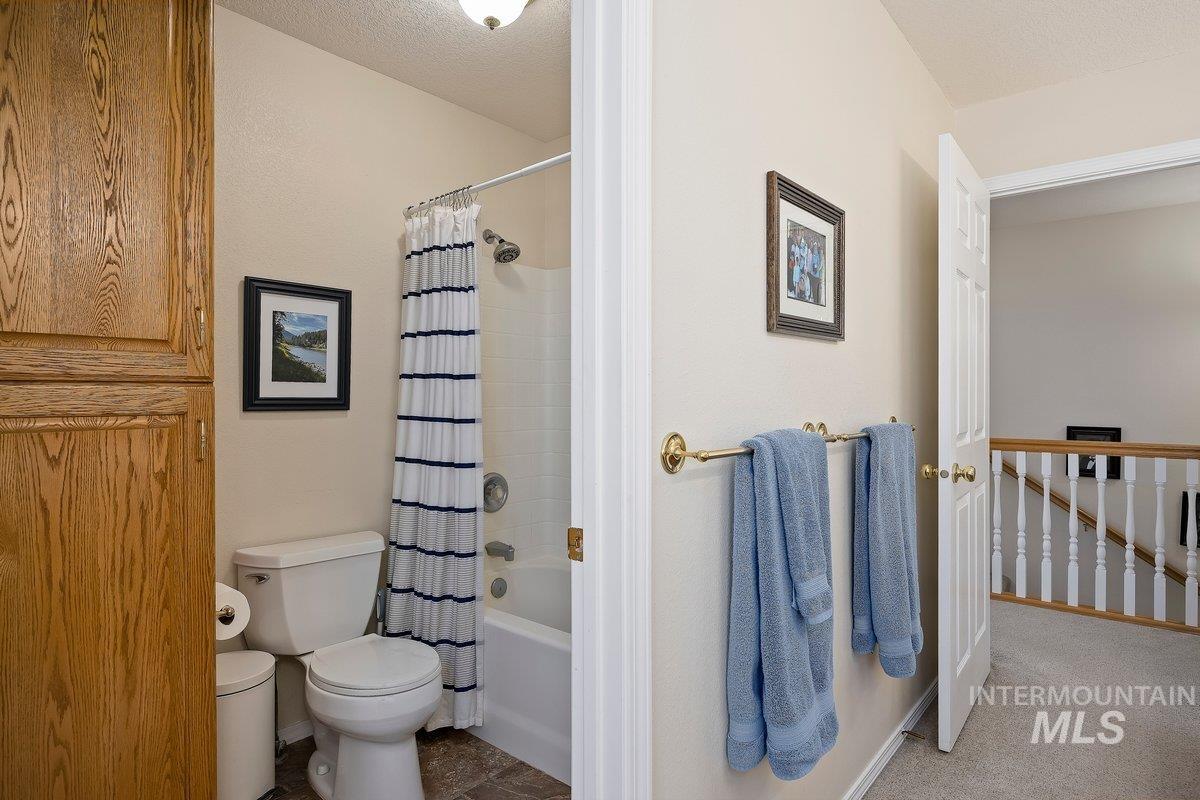 3018 Laurelwood Dr, Twin Falls, Idaho 83301, 4 Bedrooms, 3 Bathrooms, Residential For Sale, Price $919,000, 98977552