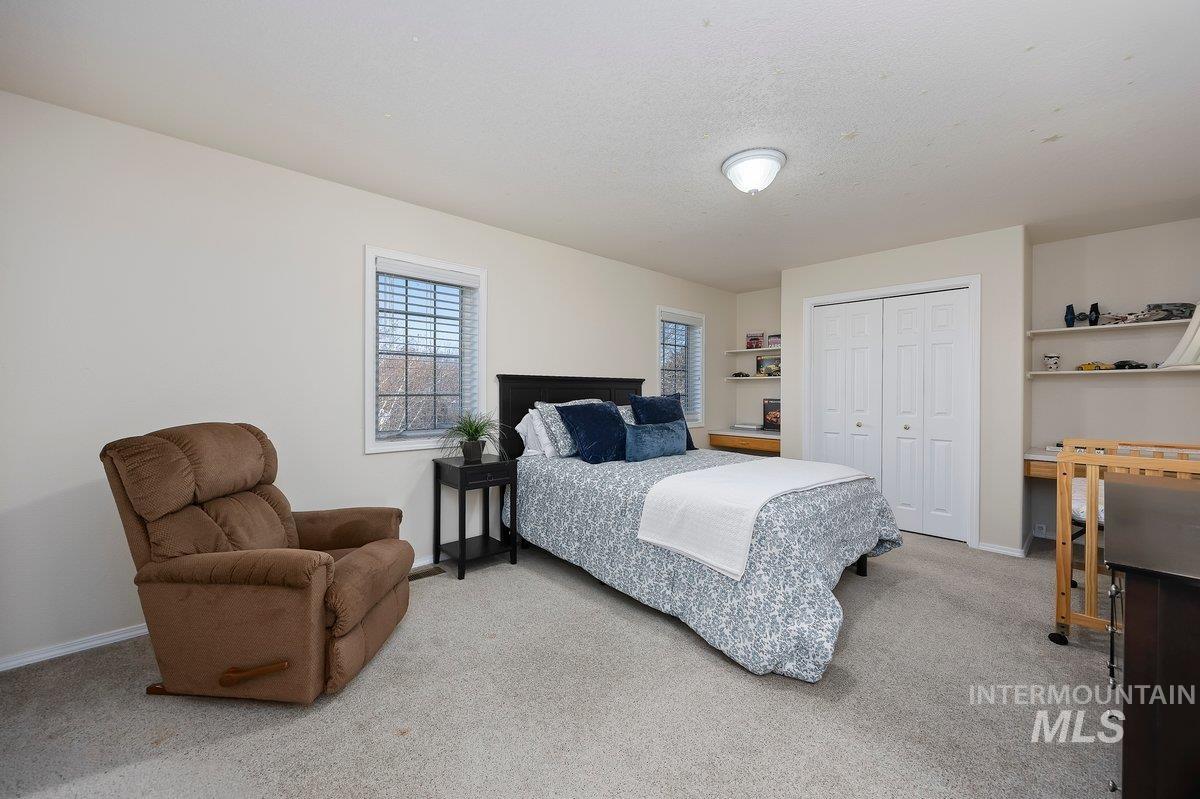 3018 Laurelwood Dr, Twin Falls, Idaho 83301, 4 Bedrooms, 3 Bathrooms, Residential For Sale, Price $919,000, 98977552