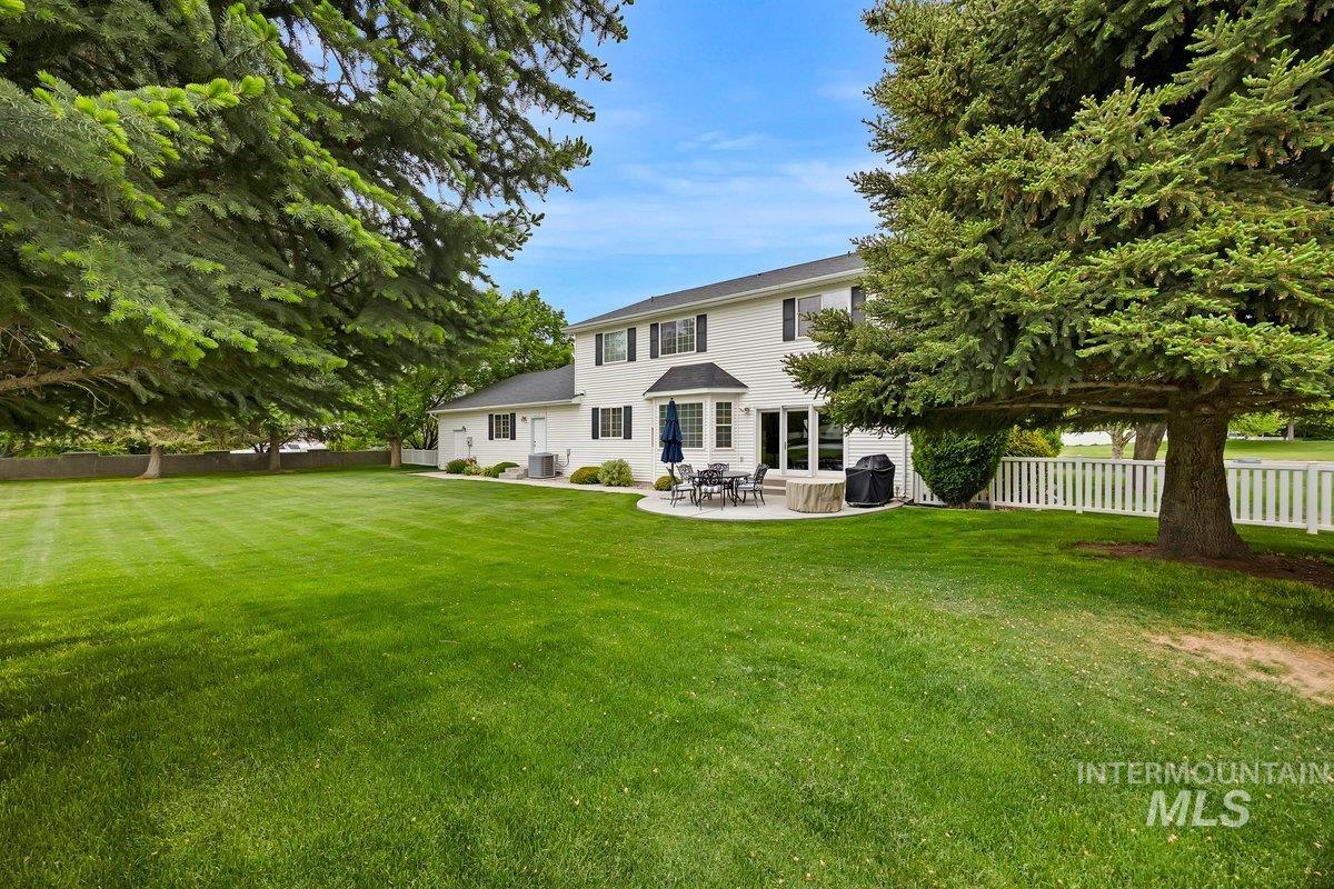 3018 Laurelwood Dr, Twin Falls, Idaho 83301, 4 Bedrooms, 3 Bathrooms, Residential For Sale, Price $879,000,MLS 98977552
