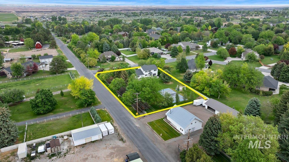 3018 Laurelwood Dr, Twin Falls, Idaho 83301, 4 Bedrooms, 3 Bathrooms, Residential For Sale, Price $879,000,MLS 98977552