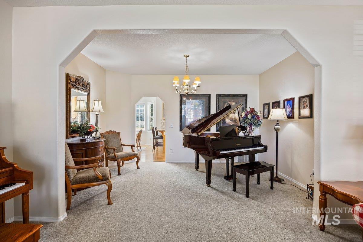 3018 Laurelwood Dr, Twin Falls, Idaho 83301, 4 Bedrooms, 3 Bathrooms, Residential For Sale, Price $919,000, 98977552