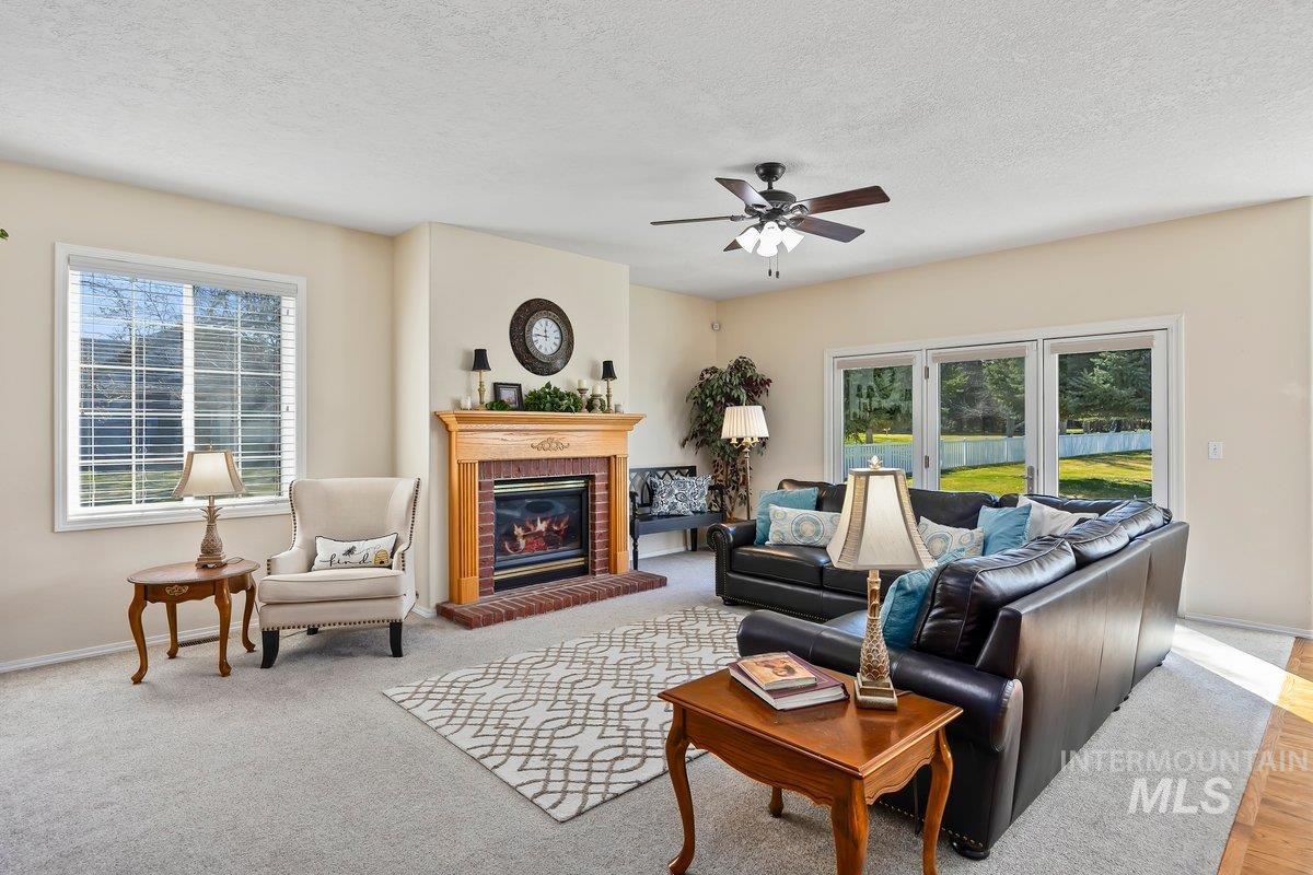 3018 Laurelwood Dr, Twin Falls, Idaho 83301, 4 Bedrooms, 3 Bathrooms, Residential For Sale, Price $919,000, 98977552