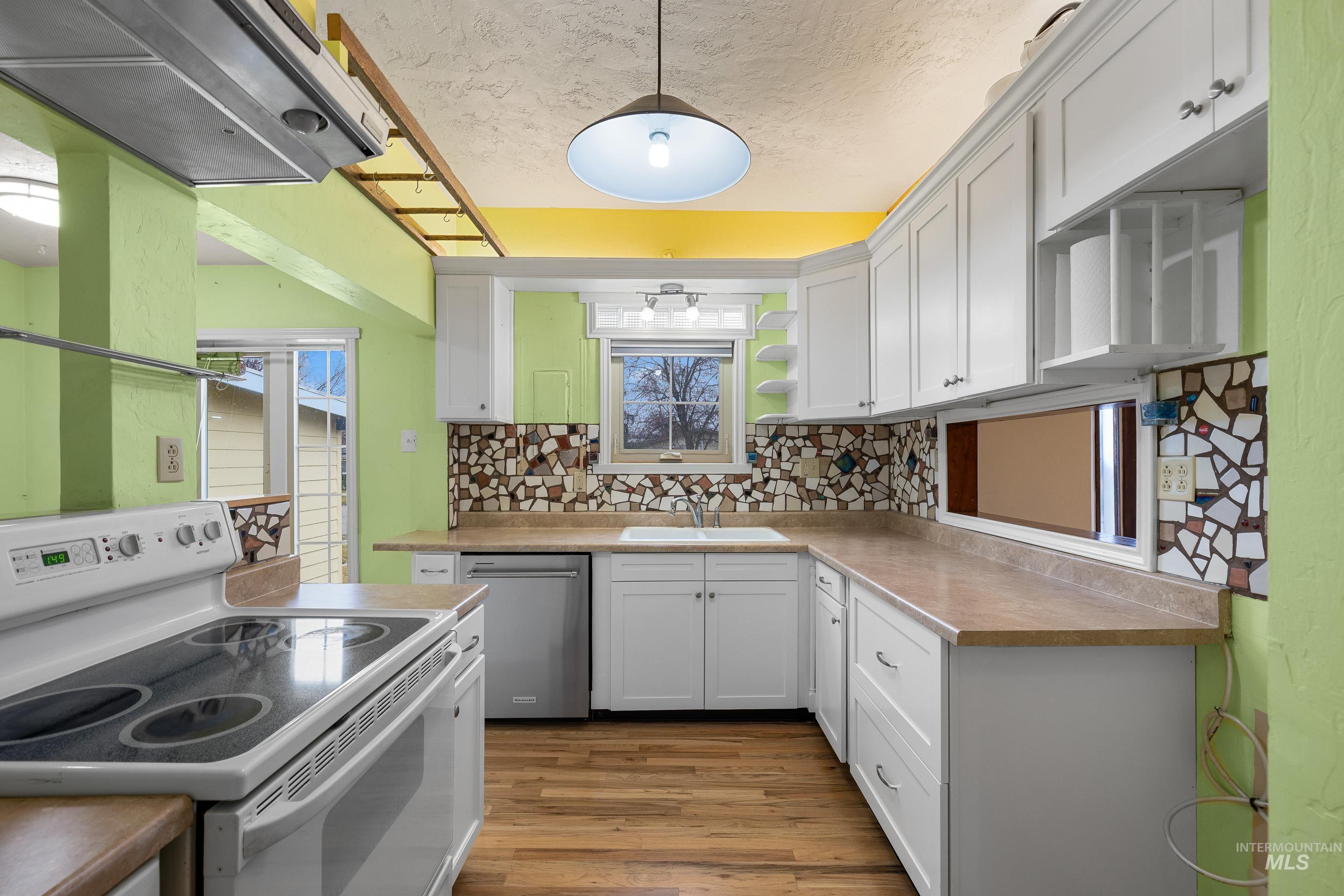 1415/1411 S Fern St, Nampa, Idaho 83686, 2 Bedrooms, 1 Bathroom, Residential Income For Sale, Price $440,000, 98977553