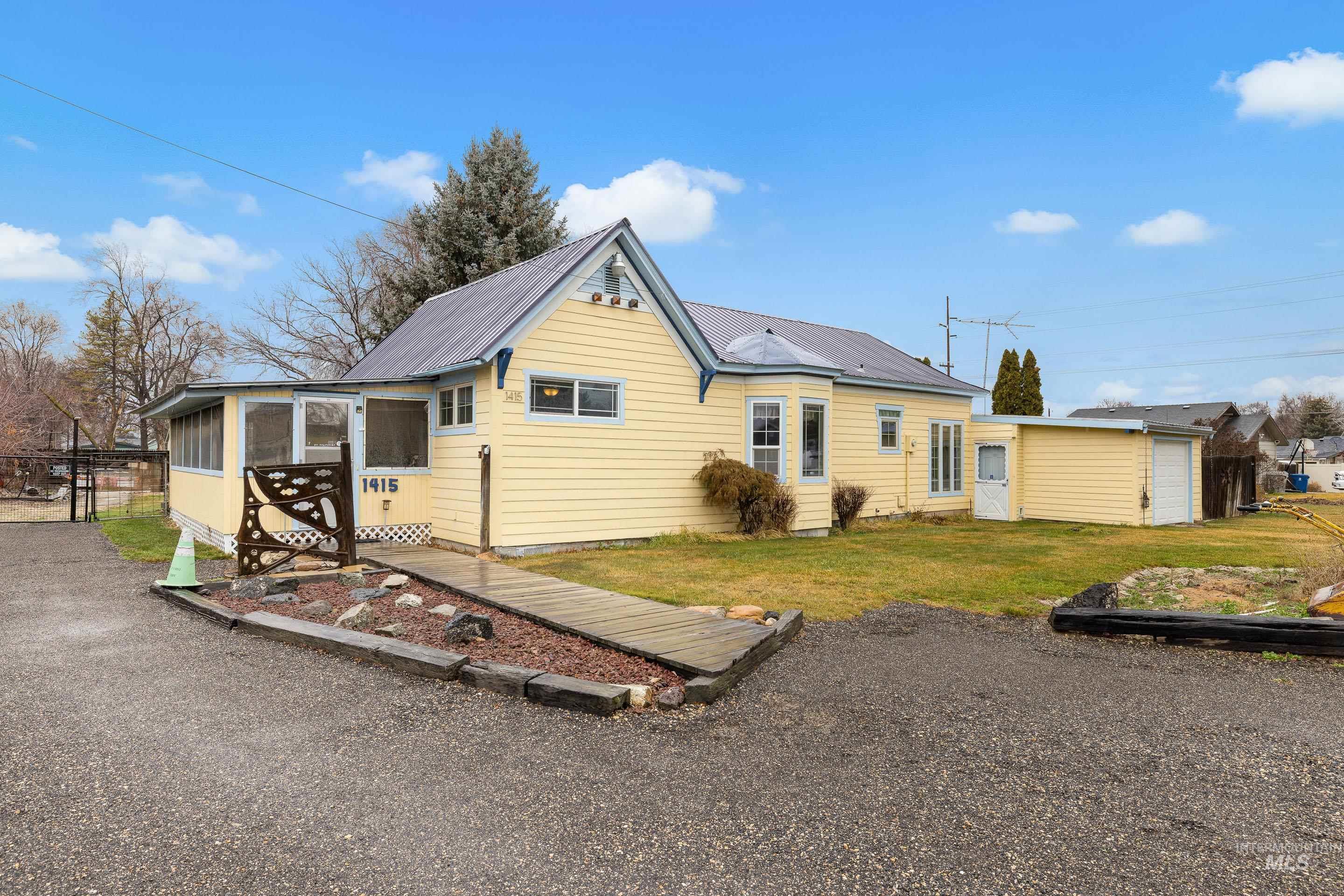 1415/1411 S Fern St, Nampa, Idaho 83686, 2 Bedrooms, 1 Bathroom, Residential Income For Sale, Price $440,000, 98977553