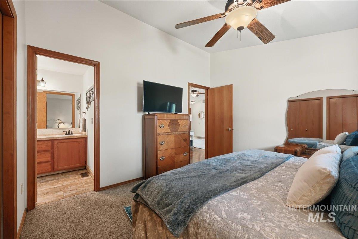 3864 E Wormwood Ct, Boise, Idaho 83716, 3 Bedrooms, 2 Bathrooms, Residential For Sale, Price $469,900,MLS 98977555