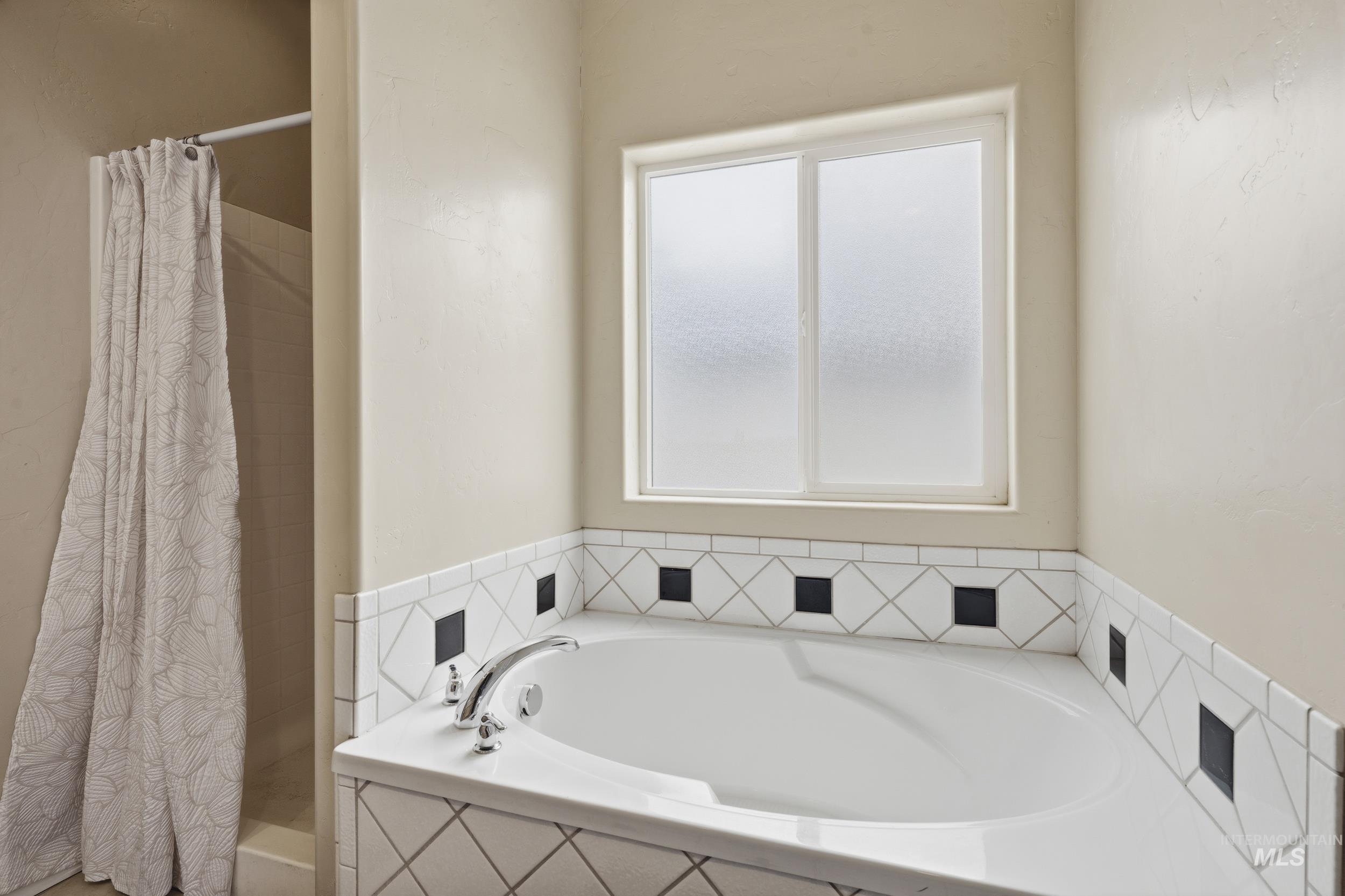 1101 Pioneer Way, Parma, Idaho 83660, 3 Bedrooms, 2 Bathrooms, Residential For Sale, Price $455,000,MLS 98977557