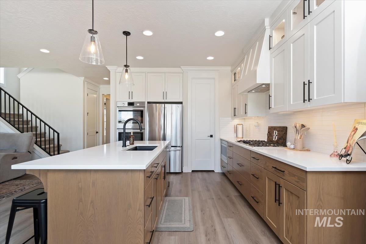 1372 W Tiger Eye, Kuna, Idaho 83634, 5 Bedrooms, 2.5 Bathrooms, Residential For Sale, Price $630,000,MLS 98977559