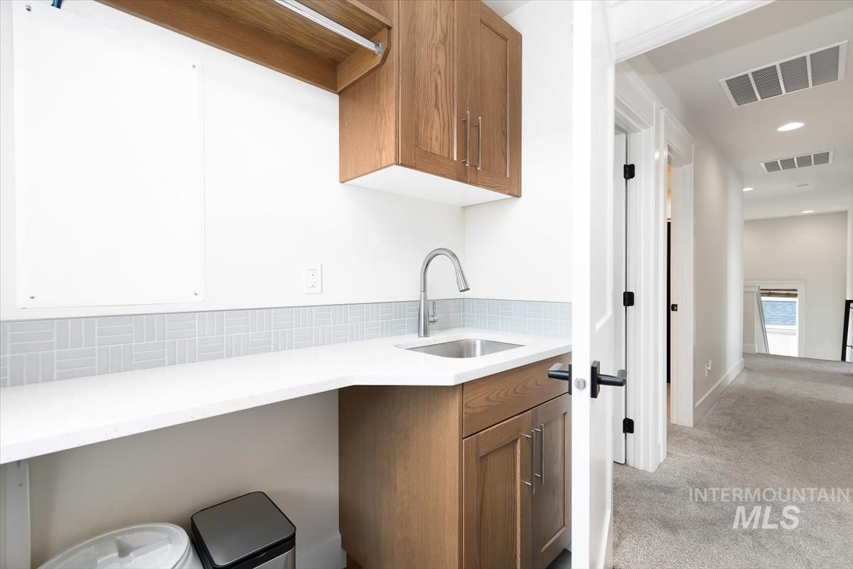 1372 W Tiger Eye, Kuna, Idaho 83634, 5 Bedrooms, 2.5 Bathrooms, Residential For Sale, Price $630,000,MLS 98977559