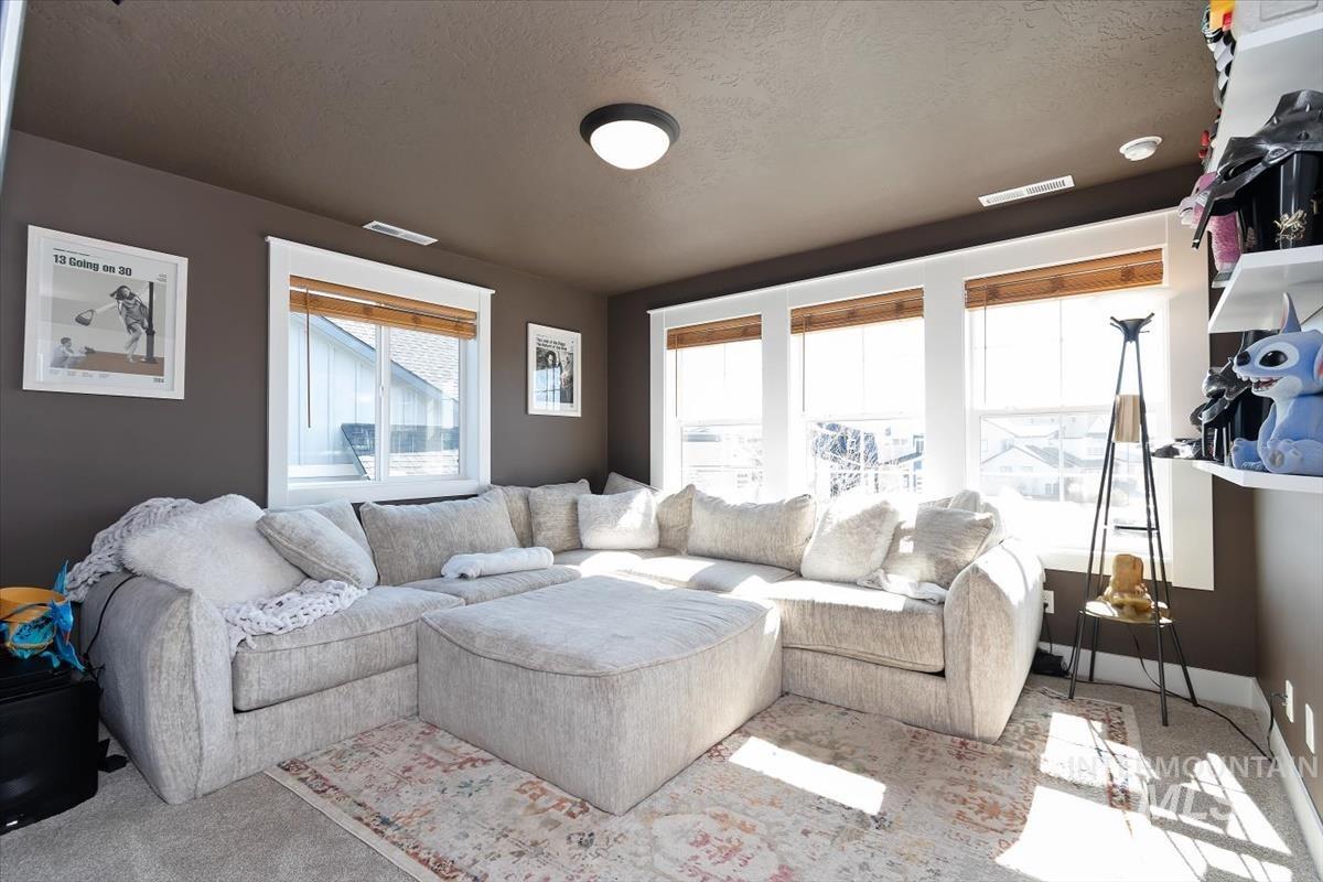 1372 W Tiger Eye, Kuna, Idaho 83634, 5 Bedrooms, 2.5 Bathrooms, Residential For Sale, Price $630,000,MLS 98977559