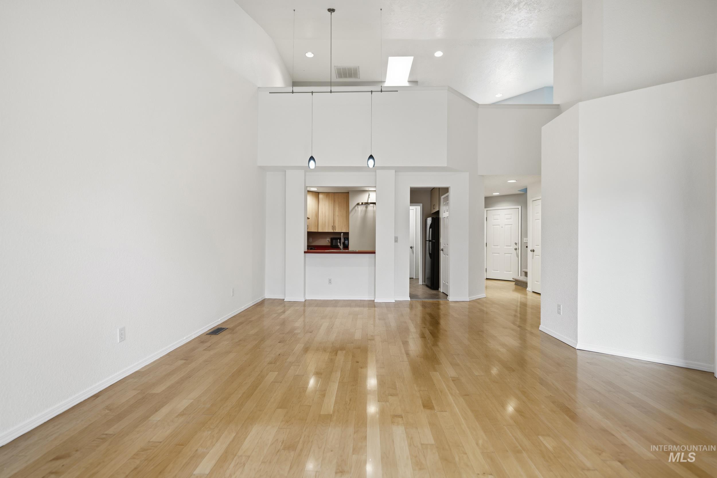 4617 N Carlsbad Way, Boise, Idaho 83703-6420, 3 Bedrooms, 2 Bathrooms, Residential For Sale, Price $409,000,MLS 98977562