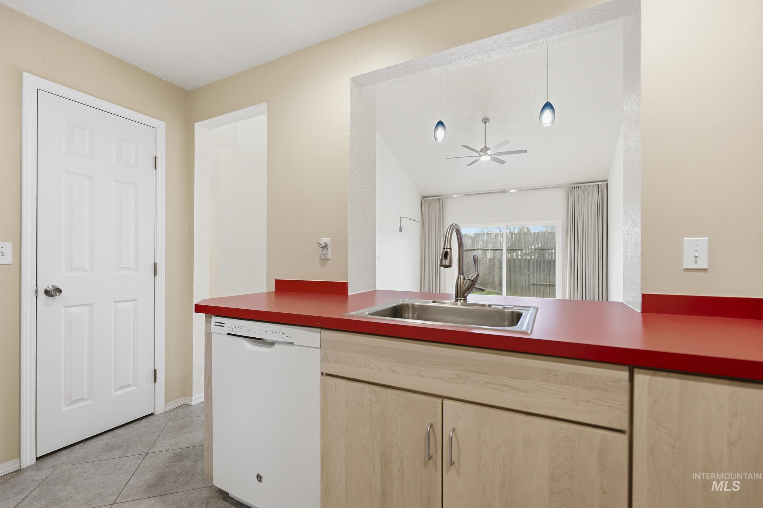 4617 N Carlsbad Way, Boise, Idaho 83703-6420, 3 Bedrooms, 2 Bathrooms, Residential For Sale, Price $409,000,MLS 98977562