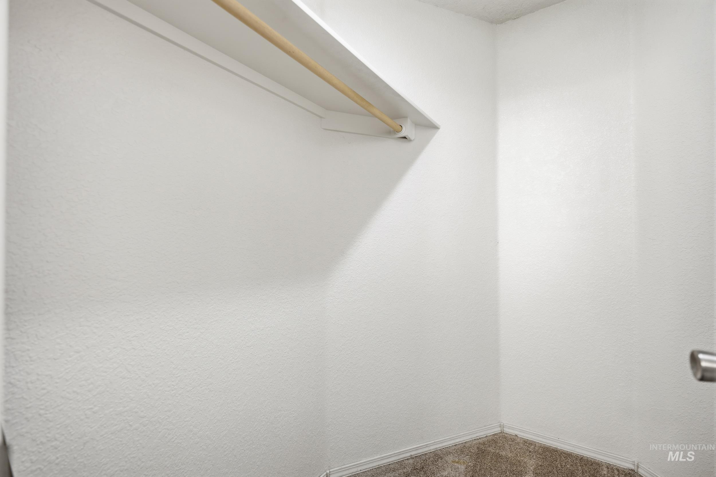 4617 N Carlsbad Way, Boise, Idaho 83703-6420, 3 Bedrooms, 2 Bathrooms, Residential For Sale, Price $409,000,MLS 98977562