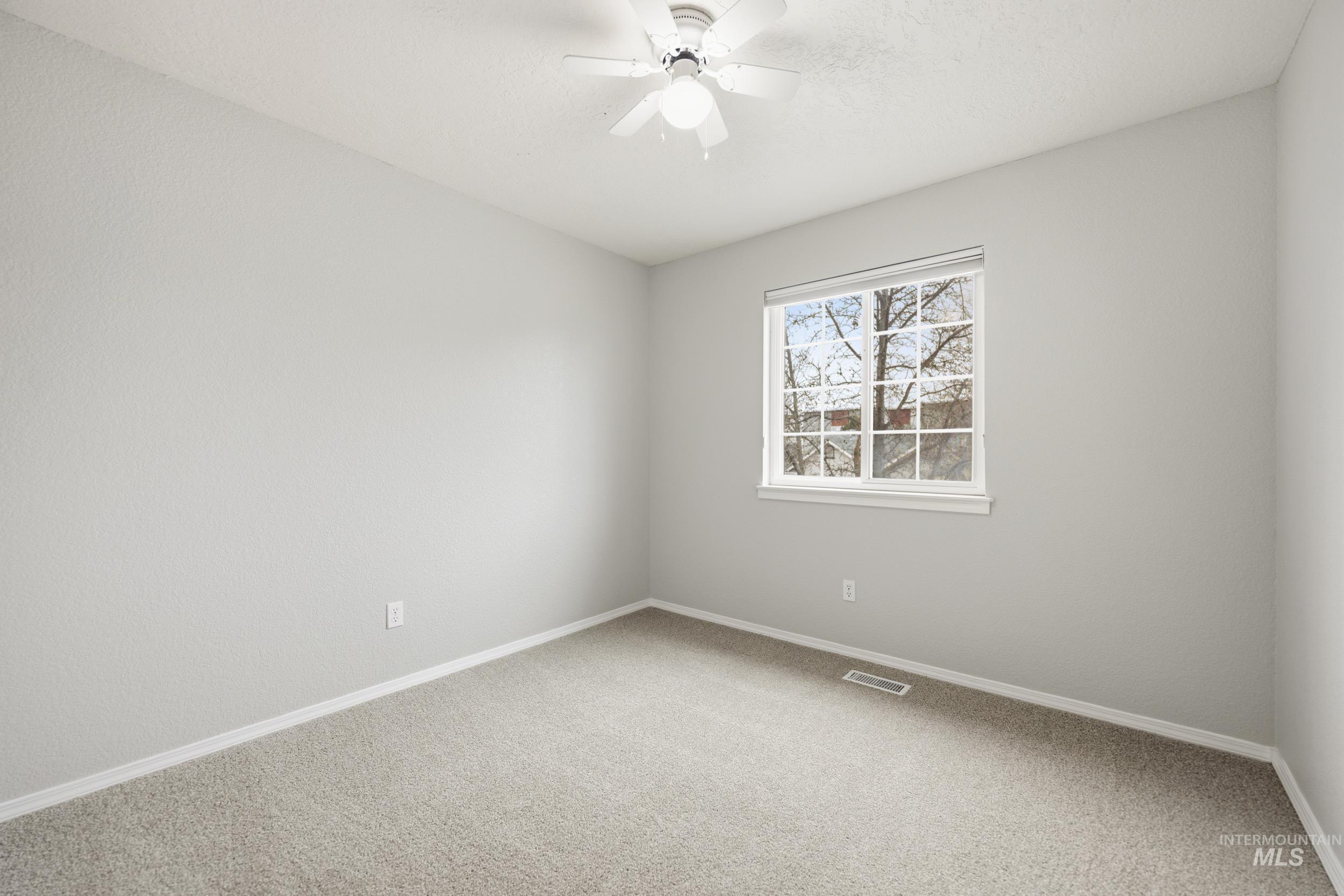 4617 N Carlsbad Way, Boise, Idaho 83703, 3 Bedrooms, 2 Bathrooms, Residential For Sale, Price $389,999,MLS 98977562
