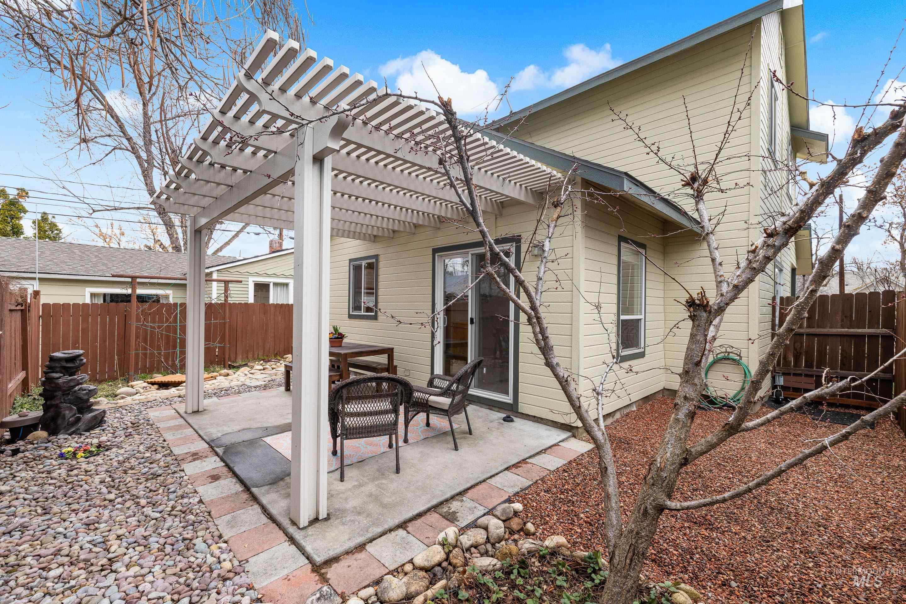 1005 N Harding St, Boise, Idaho 83706, 2 Bedrooms, 1.5 Bathrooms, Residential For Sale, Price $399,900,MLS 98977564