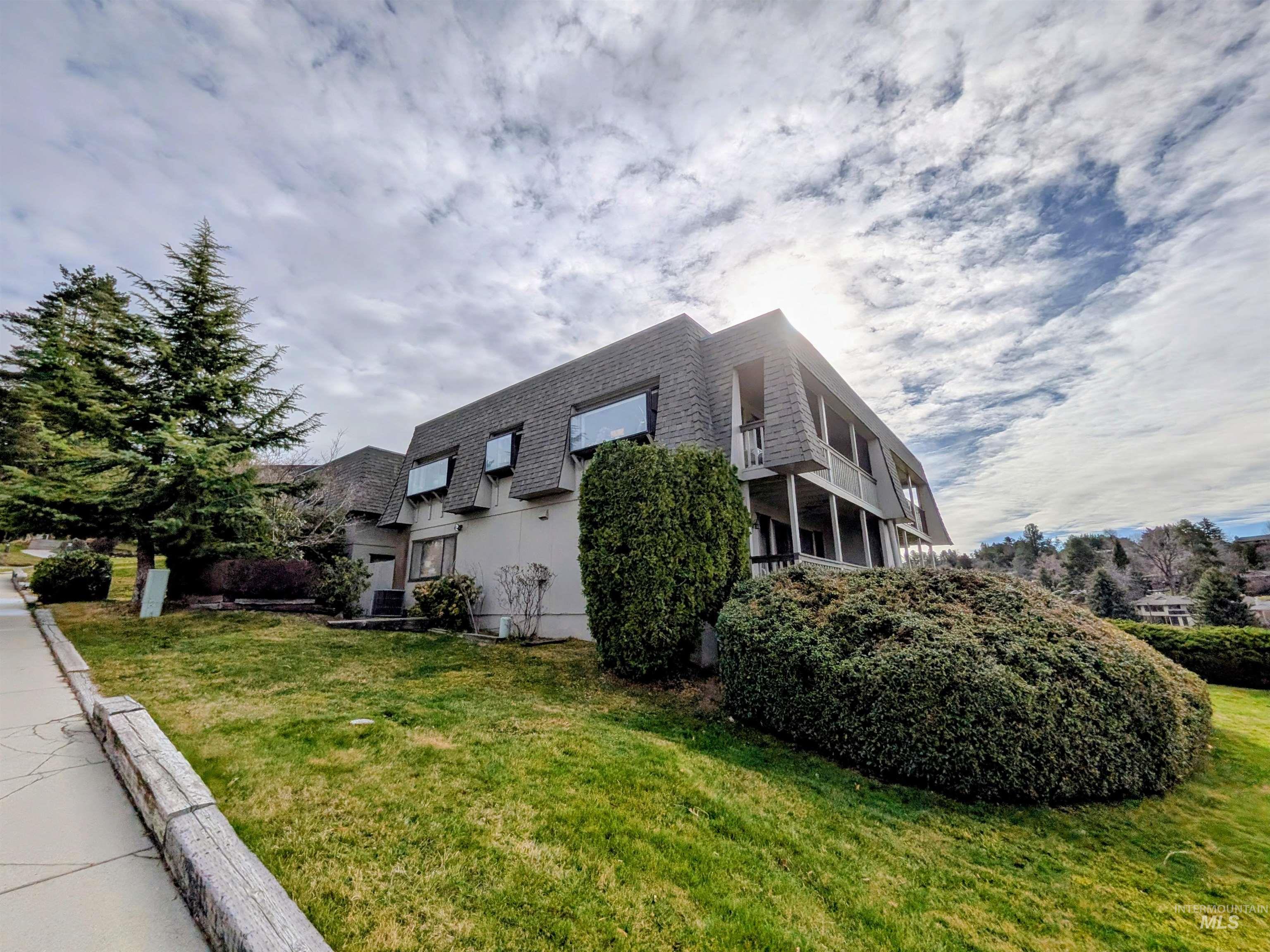 133 W Braemere Road, Boise, Idaho 83702, 3 Bedrooms, 3 Bathrooms, Residential For Sale, Price $700,000, 98977568