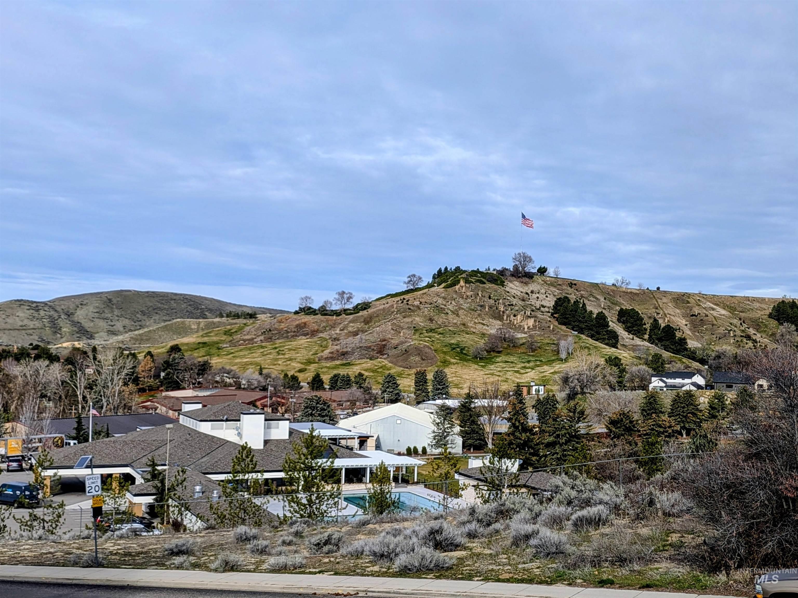 133 W Braemere Road, Boise, Idaho 83702, 3 Bedrooms, 3 Bathrooms, Residential For Sale, Price $700,000, 98977568