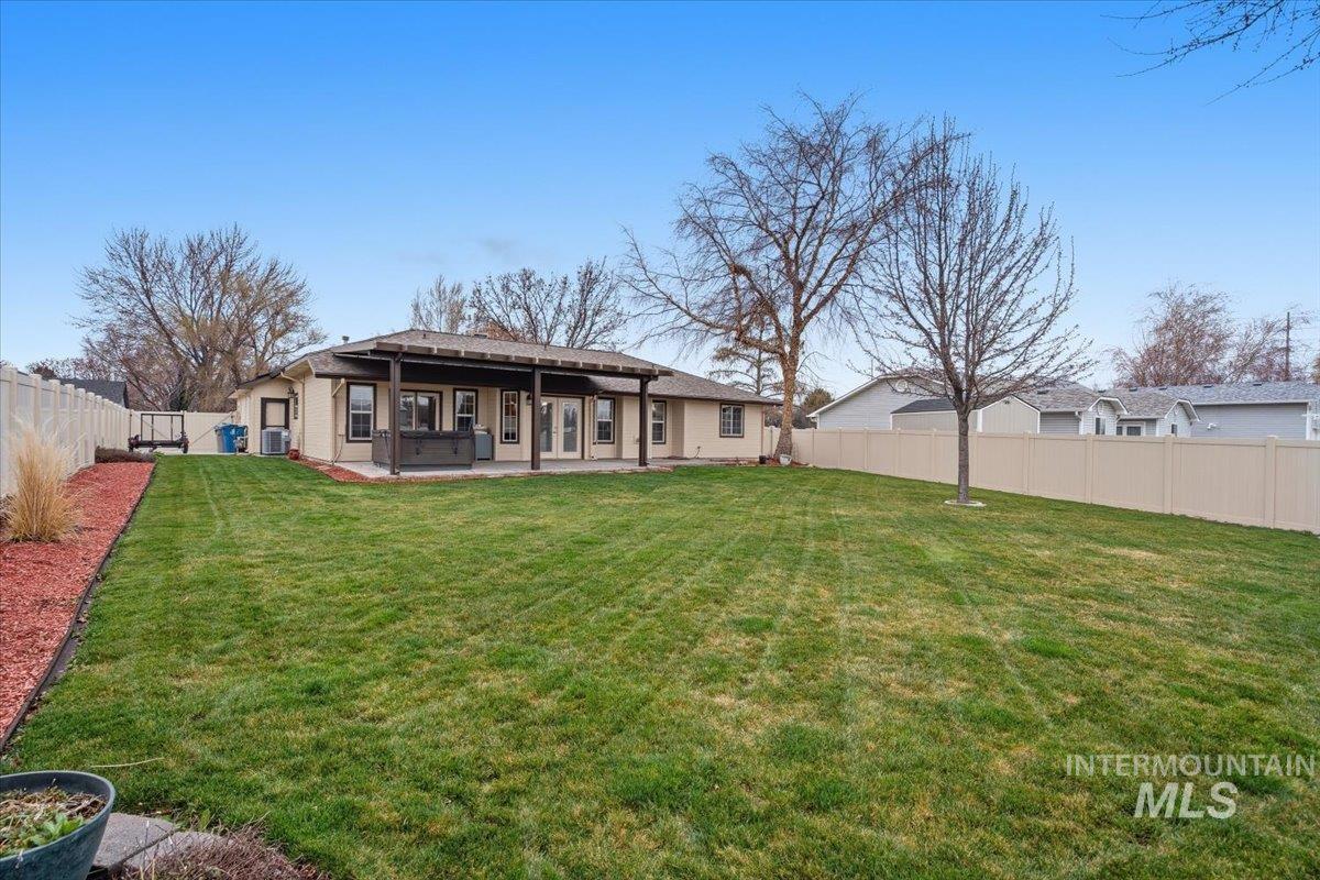 8864 W Mediterranean Ct, Boise, Idaho 83709, 3 Bedrooms, 2 Bathrooms, Residential For Sale, Price $489,000,MLS 98977569