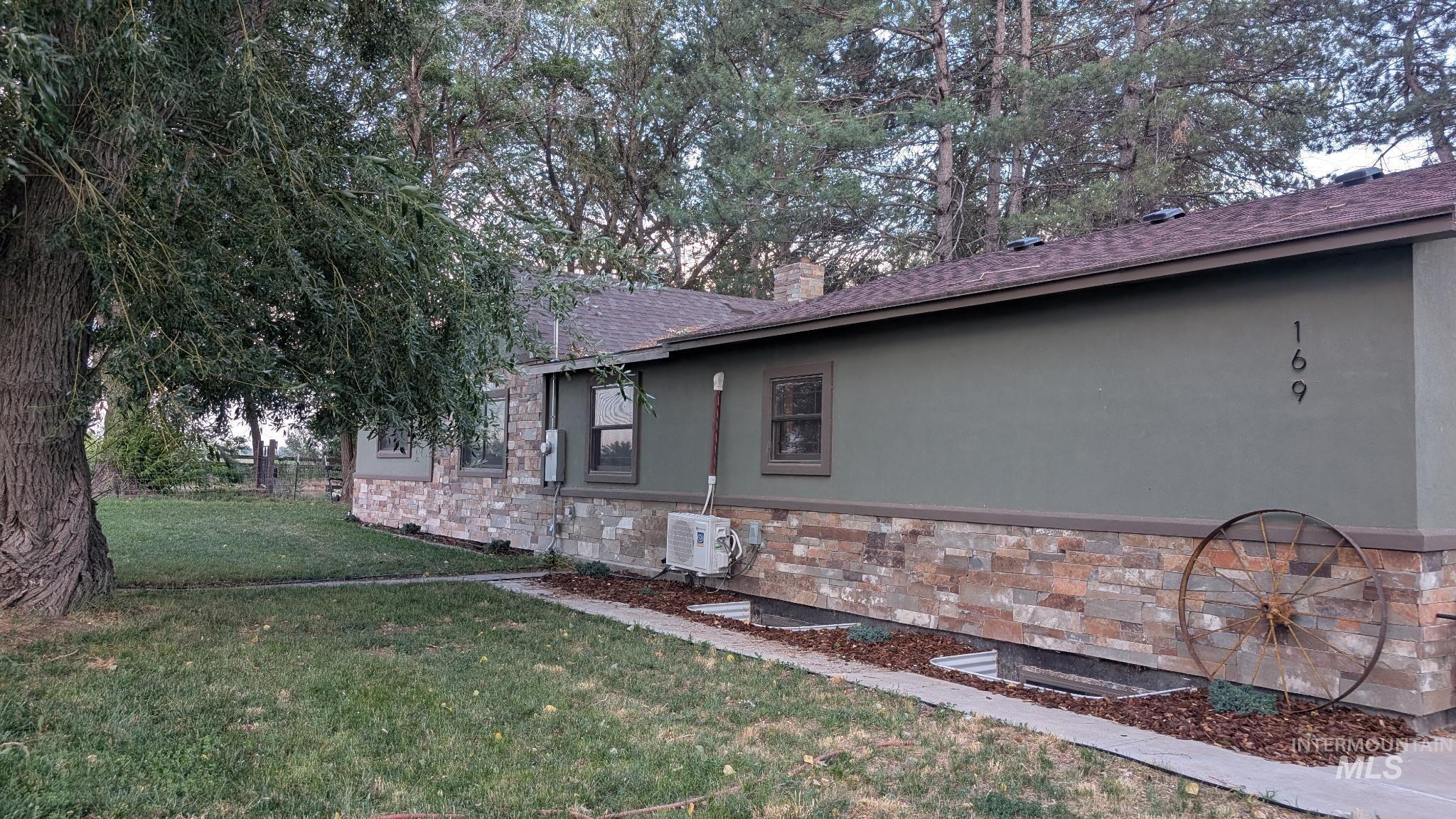 169 W 200 N, Jerome, Idaho 83338, 4 Bedrooms, 2 Bathrooms, Residential For Sale, Price $584,900,MLS 98977570