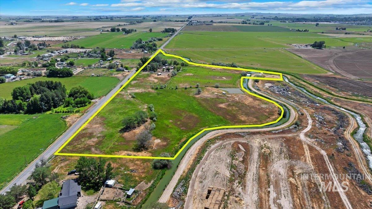 169 W 200 N, Jerome, Idaho 83338, 4 Bedrooms, 2 Bathrooms, Residential For Sale, Price $584,900,MLS 98977570