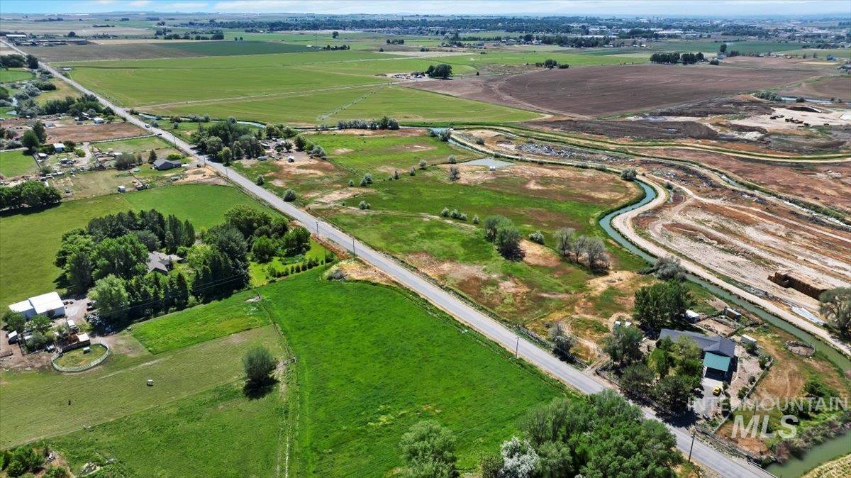 169 W 200 N, Jerome, Idaho 83338, 4 Bedrooms, 2 Bathrooms, Residential For Sale, Price $584,900,MLS 98977570