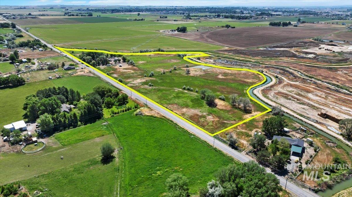 169 W 200 N, Jerome, Idaho 83338, 4 Bedrooms, 2 Bathrooms, Residential For Sale, Price $584,900,MLS 98977570