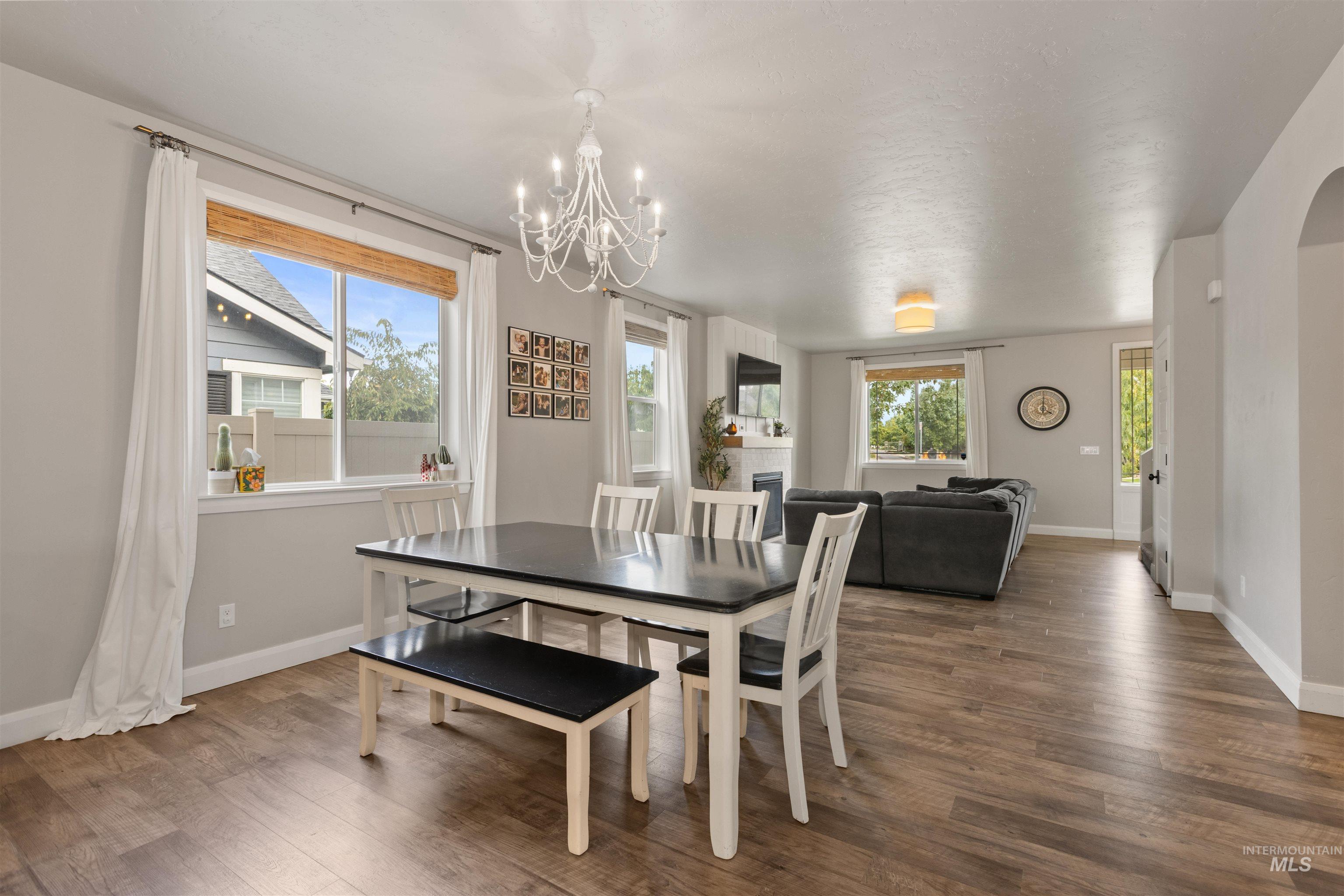 365 N Tullshire Ave., Eagle, Idaho 83616, 4 Bedrooms, 3.5 Bathrooms, Residential For Sale, Price $755,000,MLS 98977574