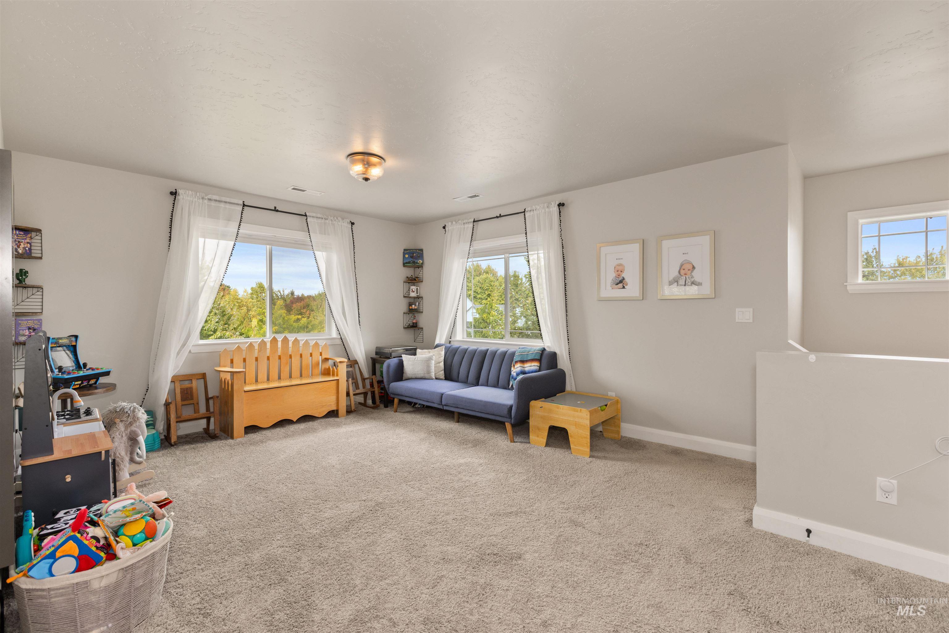 365 N Tullshire Ave., Eagle, Idaho 83616, 4 Bedrooms, 3.5 Bathrooms, Residential For Sale, Price $755,000,MLS 98977574