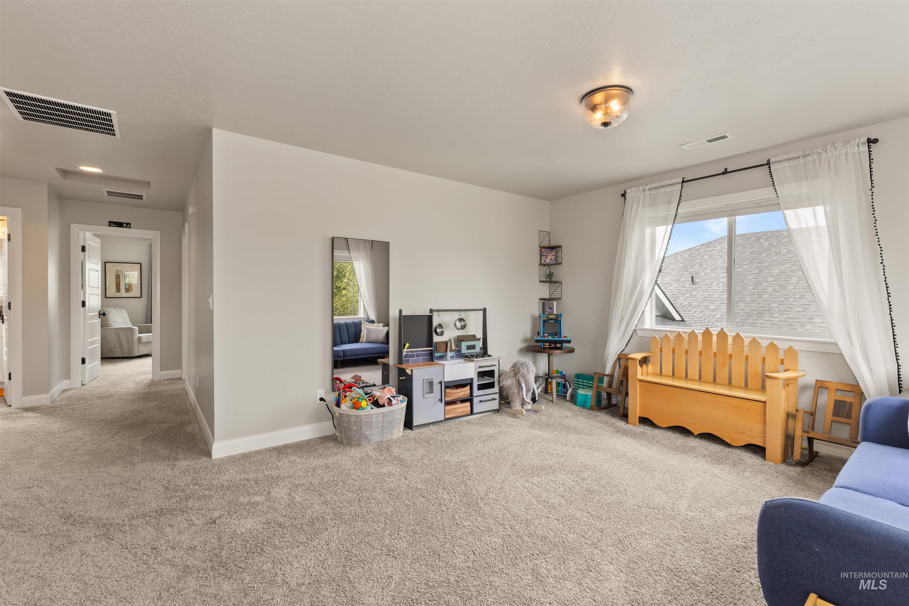 365 N Tullshire Ave., Eagle, Idaho 83616, 4 Bedrooms, 3.5 Bathrooms, Residential For Sale, Price $755,000,MLS 98977574