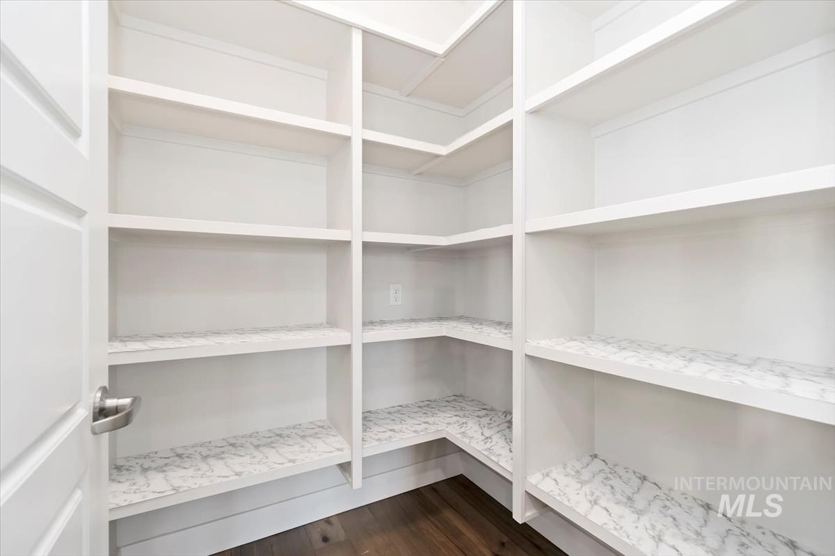 6230 N Bolsena Lane, Meridian, Idaho 83646-7601, 2 Bedrooms, 2 Bathrooms, Residential For Sale, Price $609,000, 98977579