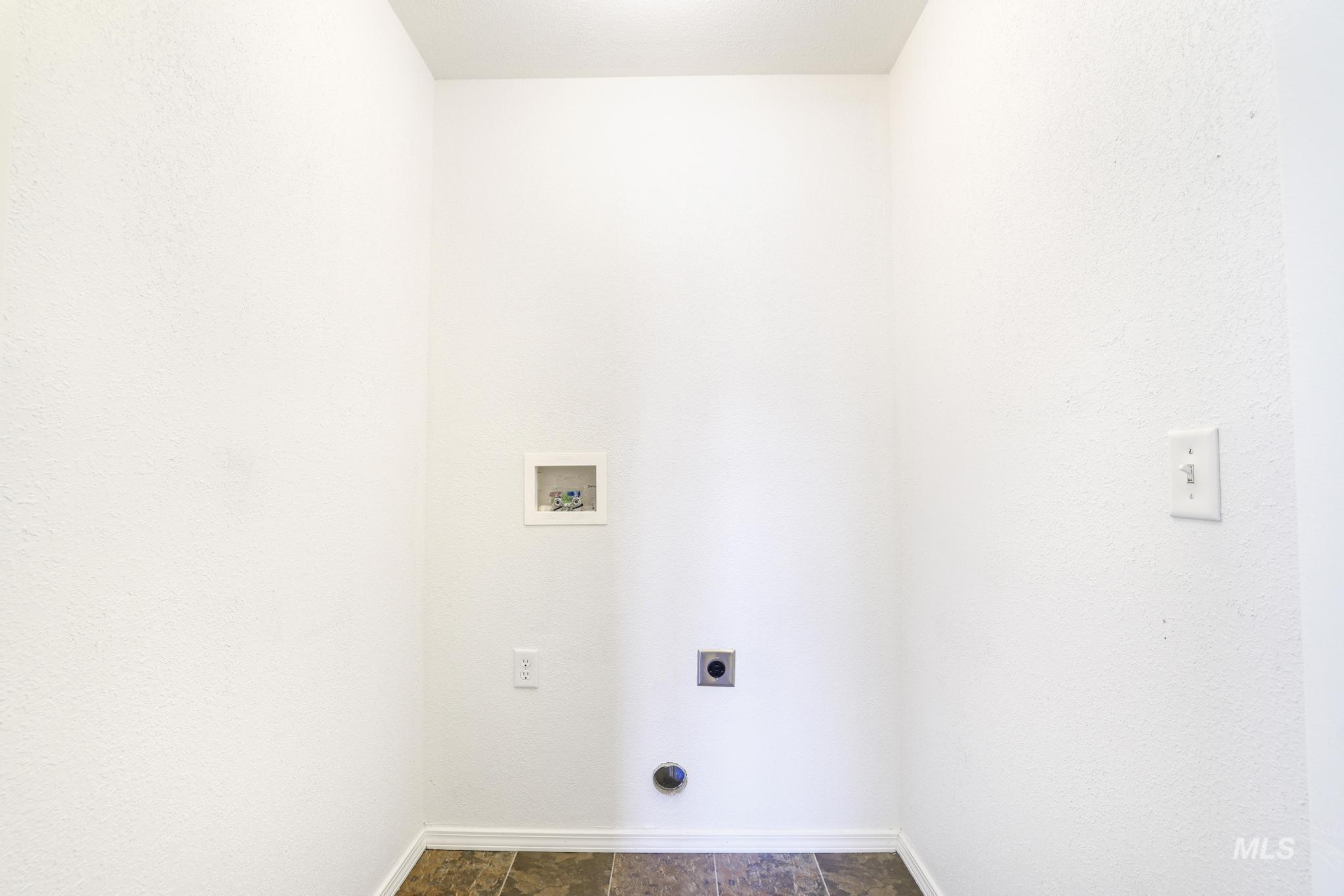 1218 Inca Dr, Twin Falls, Idaho 83301-8723, 3 Bedrooms, 2 Bathrooms, Residential For Sale, Price $310,000, 98977580