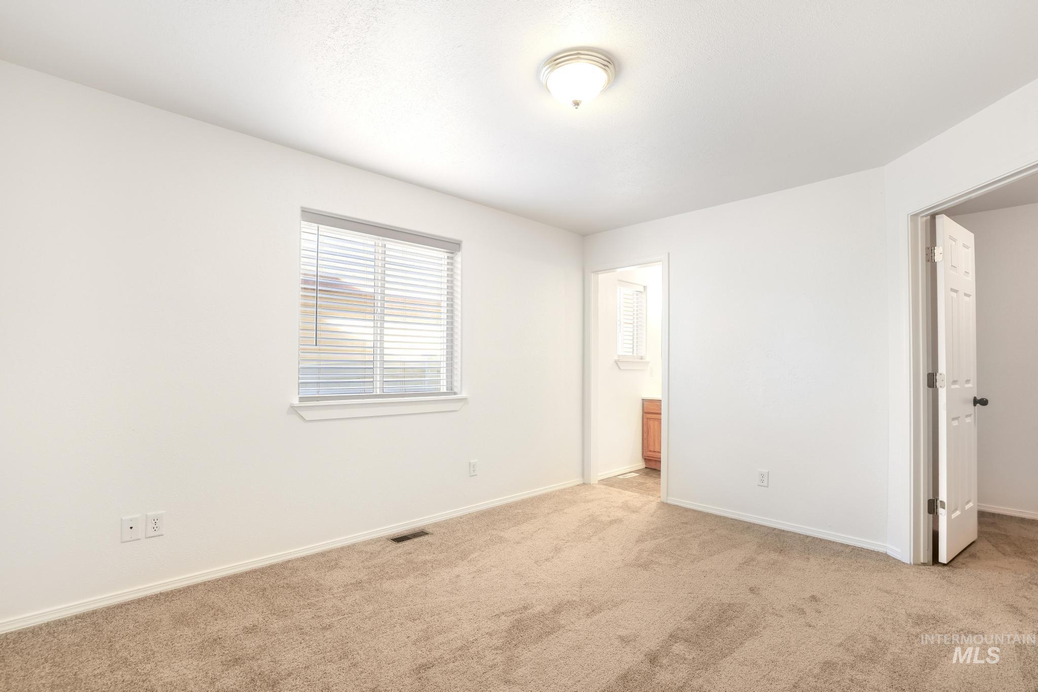 1218 Inca Dr, Twin Falls, Idaho 83301-8723, 3 Bedrooms, 2 Bathrooms, Residential For Sale, Price $310,000, 98977580