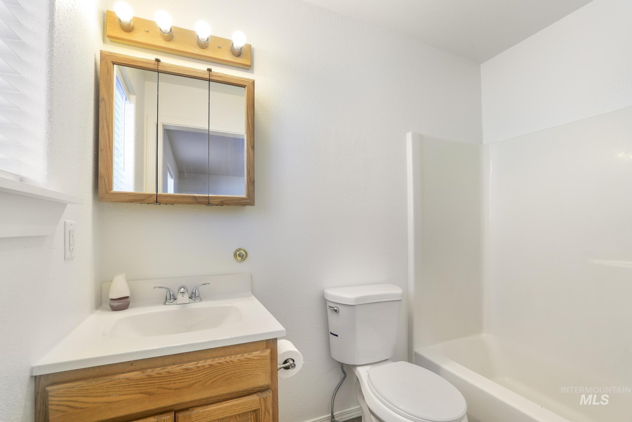 1218 Inca Dr, Twin Falls, Idaho 83301-8723, 3 Bedrooms, 2 Bathrooms, Residential For Sale, Price $310,000, 98977580