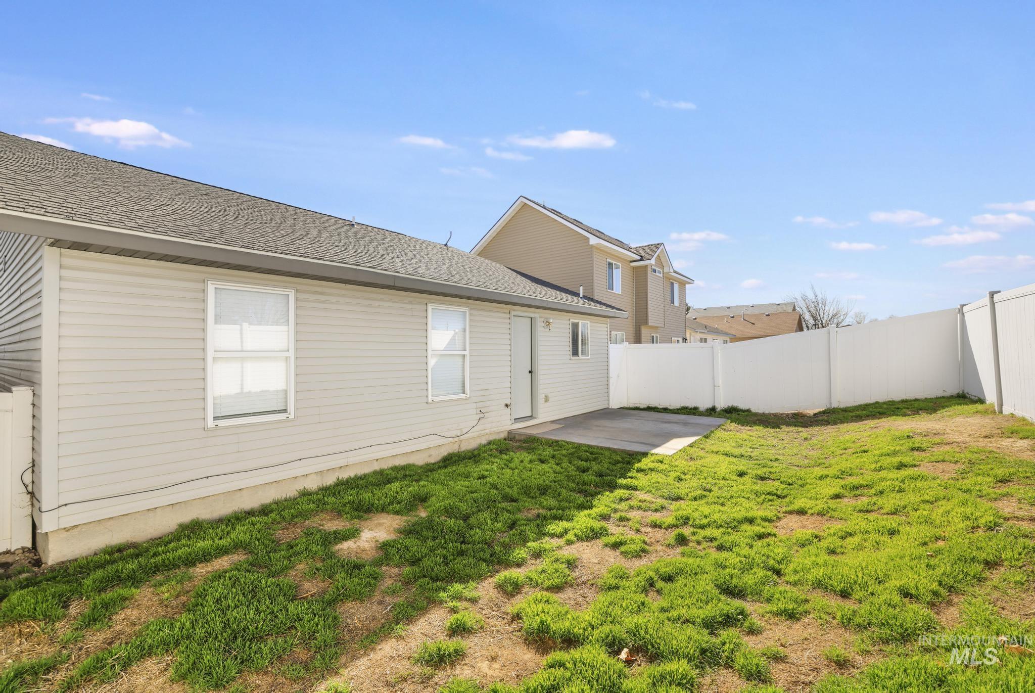 1218 Inca Dr, Twin Falls, Idaho 83301-8723, 3 Bedrooms, 2 Bathrooms, Residential For Sale, Price $310,000, 98977580