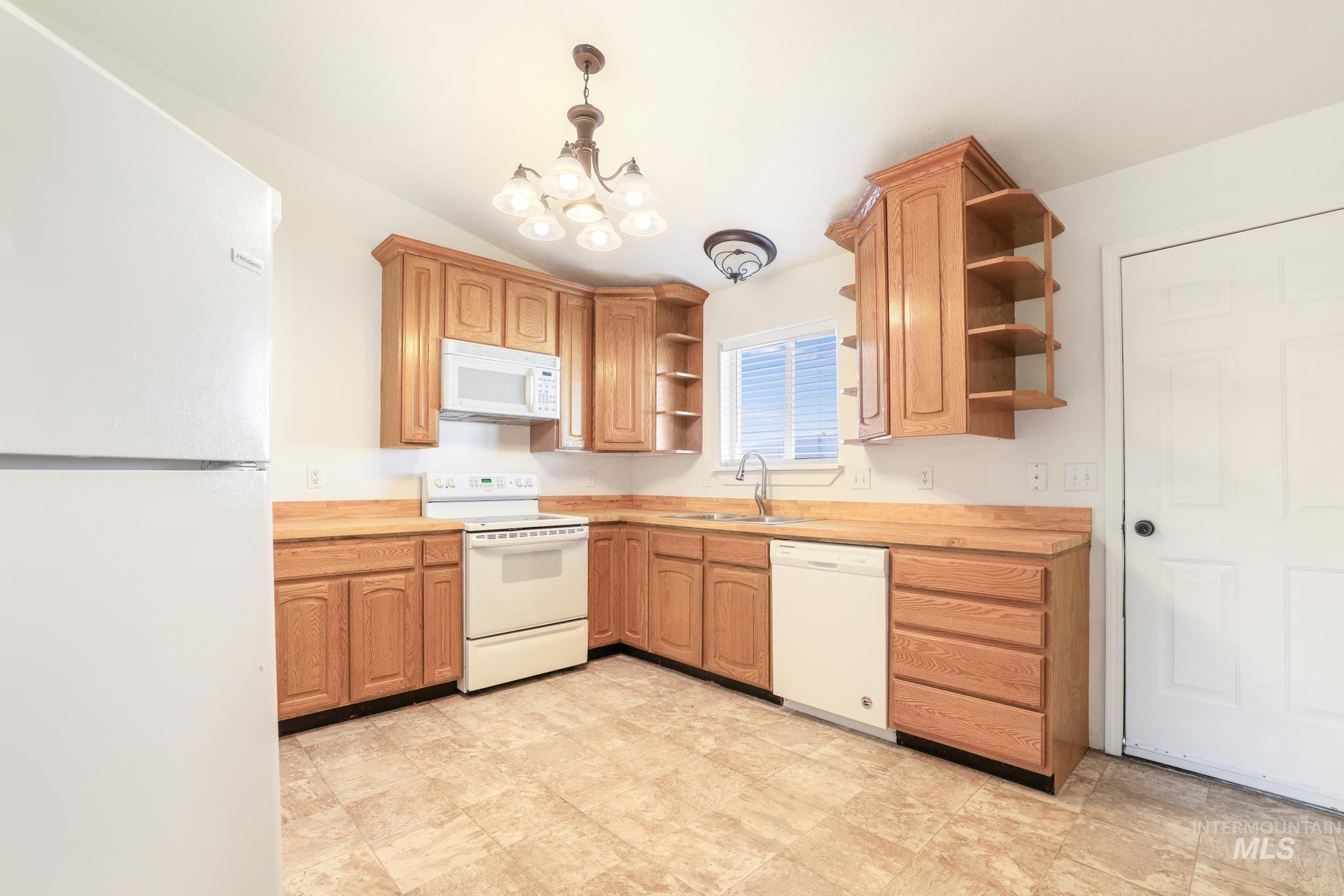 1218 Inca Dr, Twin Falls, Idaho 83301-8723, 3 Bedrooms, 2 Bathrooms, Residential For Sale, Price $310,000, 98977580