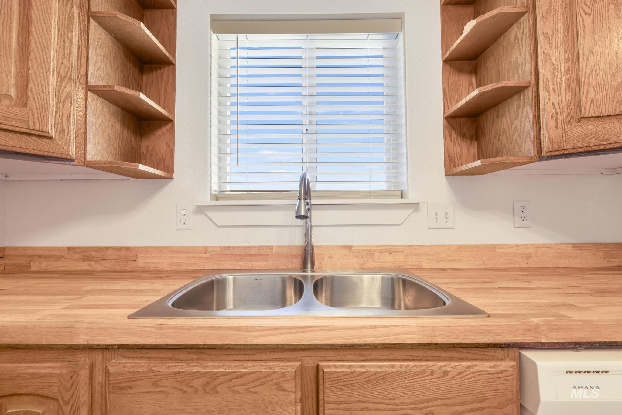 1218 Inca Dr, Twin Falls, Idaho 83301-8723, 3 Bedrooms, 2 Bathrooms, Residential For Sale, Price $310,000, 98977580