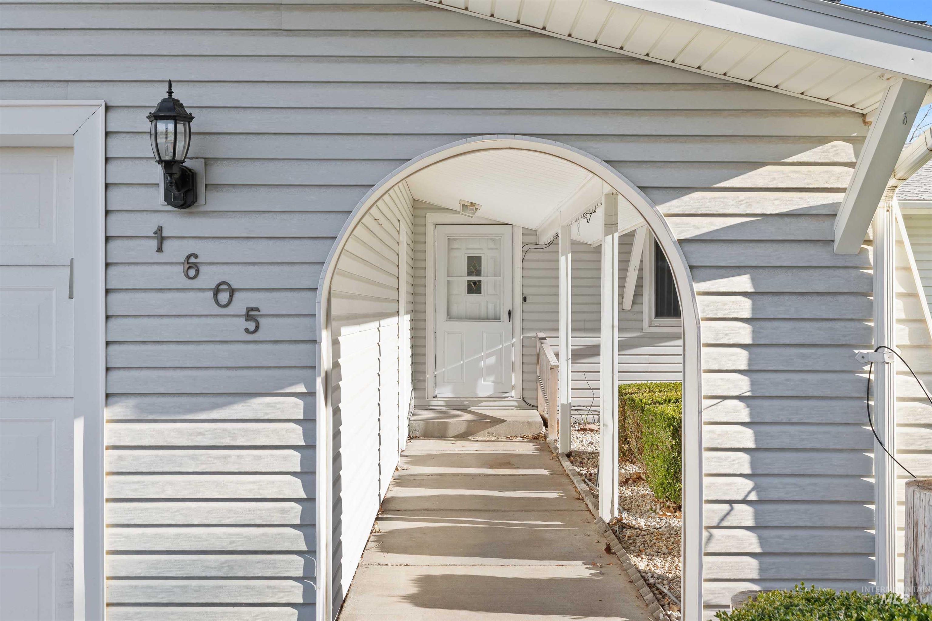 1605 Targhee Dr, Twin Falls, Idaho 83301-3547, 3 Bedrooms, 2 Bathrooms, Residential For Sale, Price $339,900, 98977582