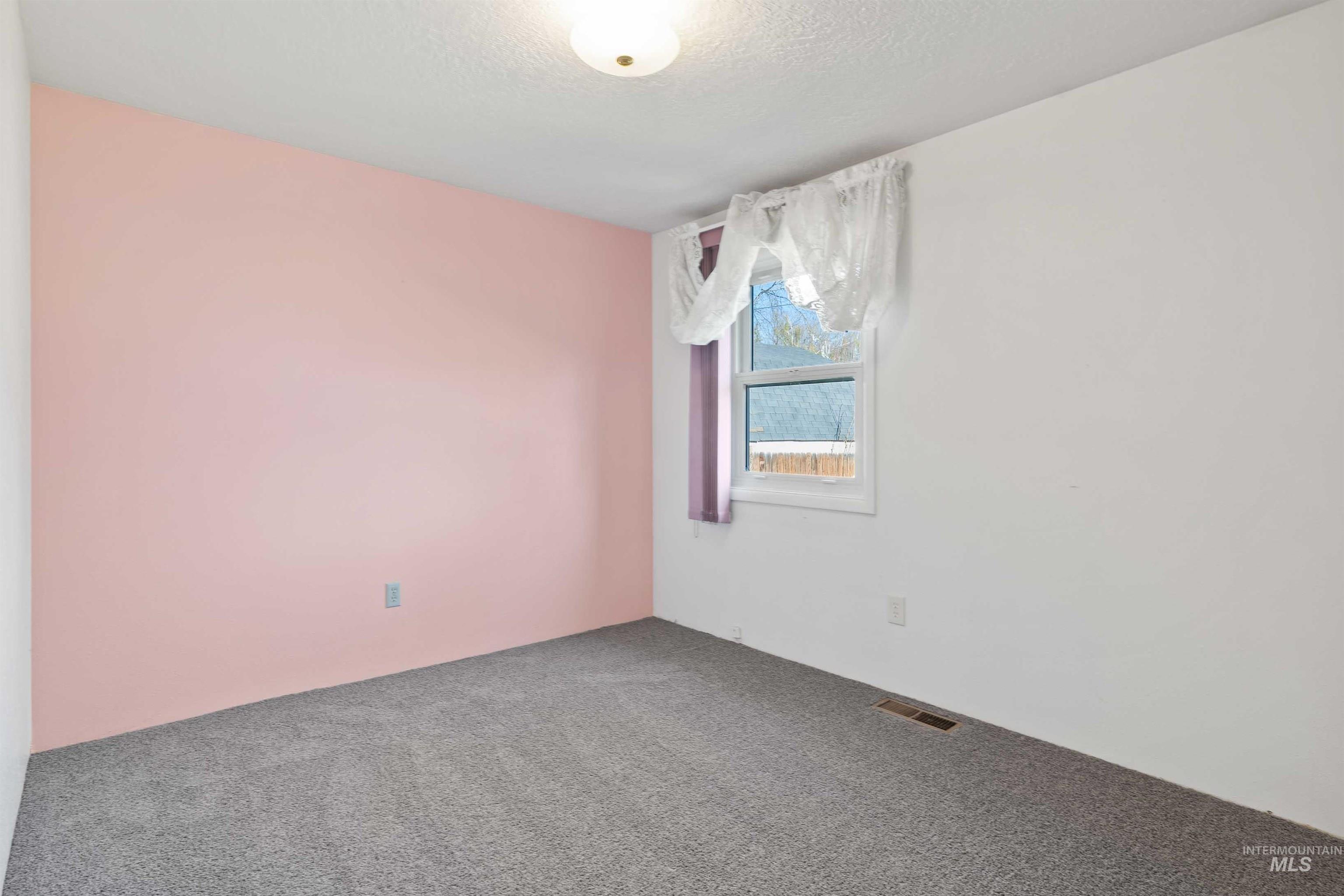 1605 Targhee Dr, Twin Falls, Idaho 83301-3547, 3 Bedrooms, 2 Bathrooms, Residential For Sale, Price $339,900, 98977582