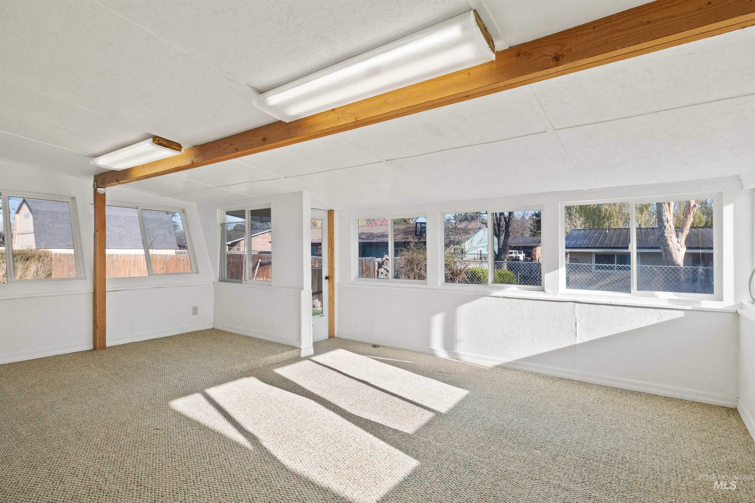 1605 Targhee Dr, Twin Falls, Idaho 83301-3547, 3 Bedrooms, 2 Bathrooms, Residential For Sale, Price $339,900, 98977582