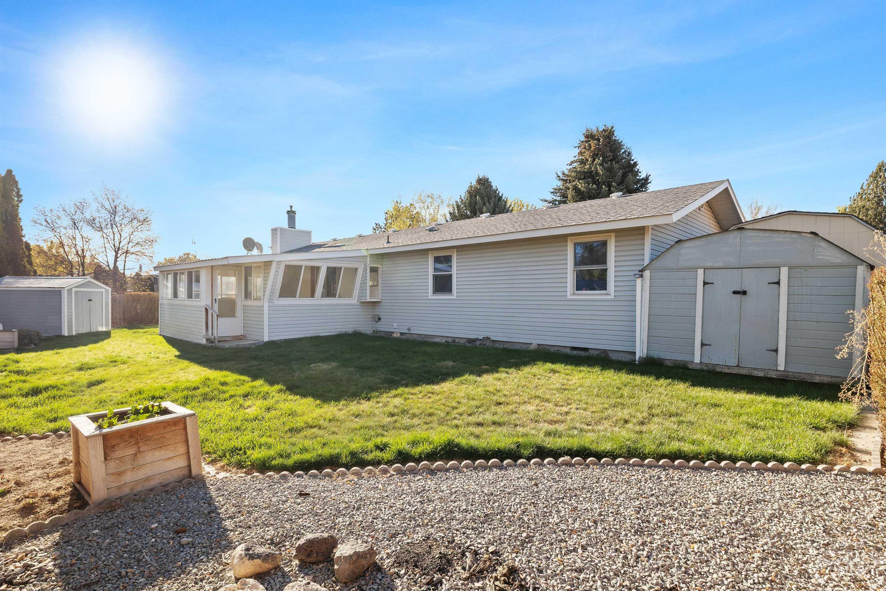 1605 Targhee Dr, Twin Falls, Idaho 83301-3547, 3 Bedrooms, 2 Bathrooms, Residential For Sale, Price $339,900, 98977582