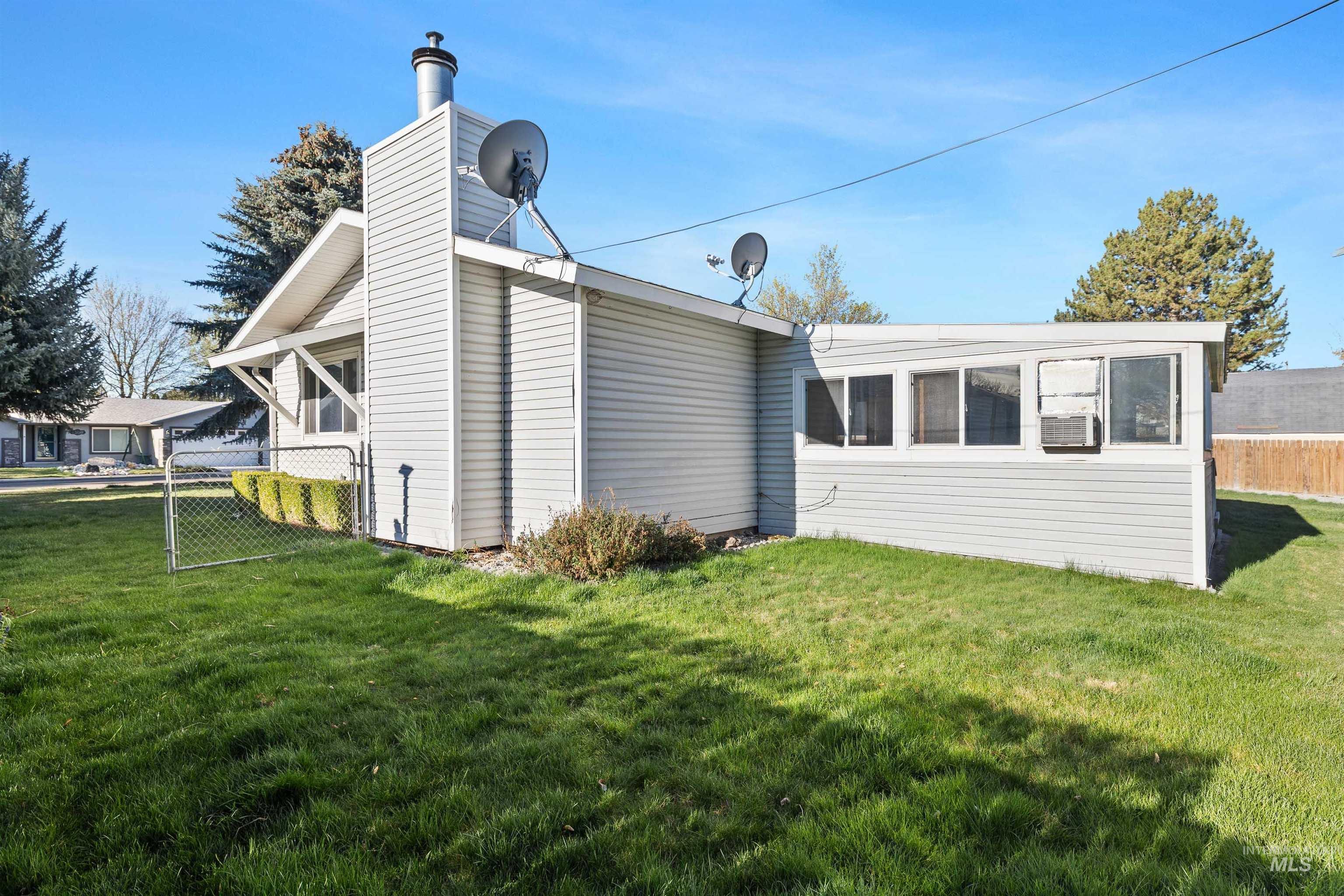 1605 Targhee Dr, Twin Falls, Idaho 83301-3547, 3 Bedrooms, 2 Bathrooms, Residential For Sale, Price $339,900, 98977582