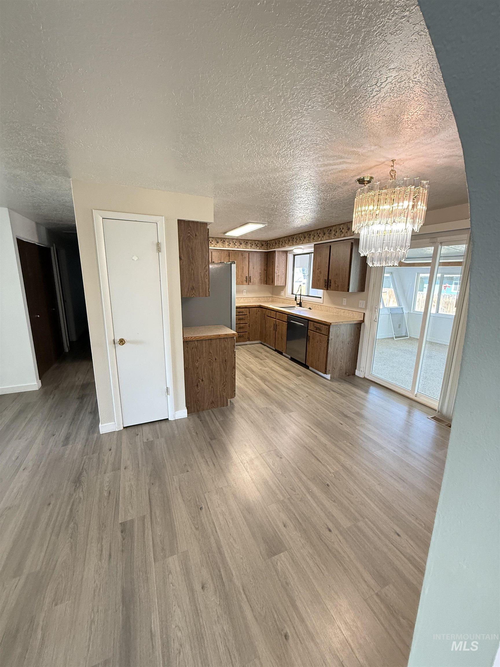 1605 Targhee Dr, Twin Falls, Idaho 83301-3547, 3 Bedrooms, 2 Bathrooms, Residential For Sale, Price $339,900, 98977582