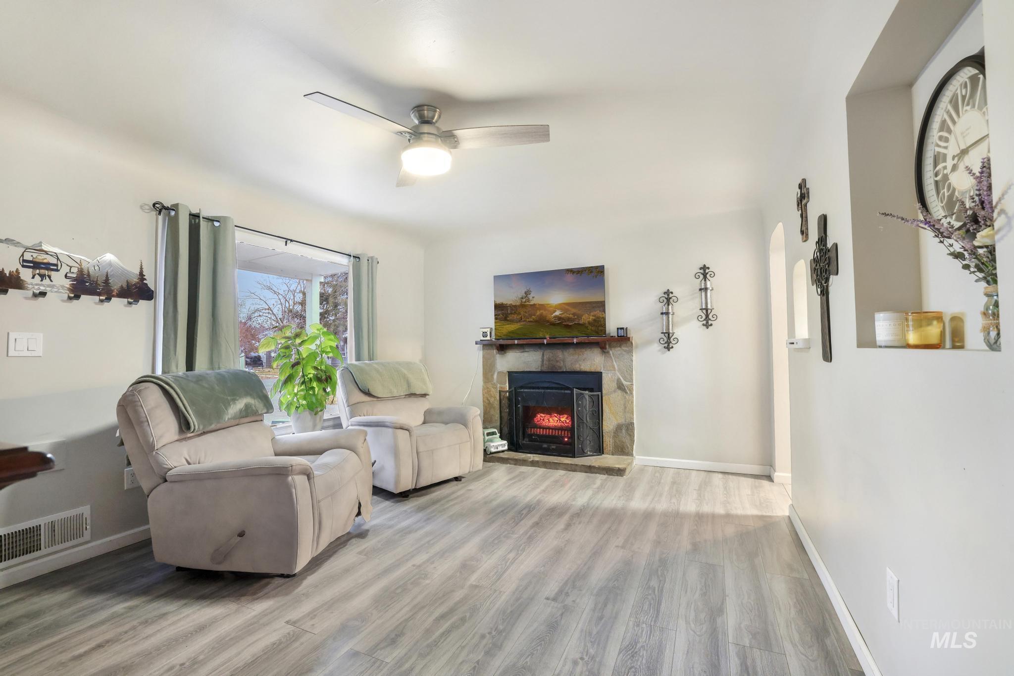 1221 Nevada, Gooding, Idaho 83330, 3 Bedrooms, 1 Bathroom, Residential For Sale, Price $269,900, 98977583